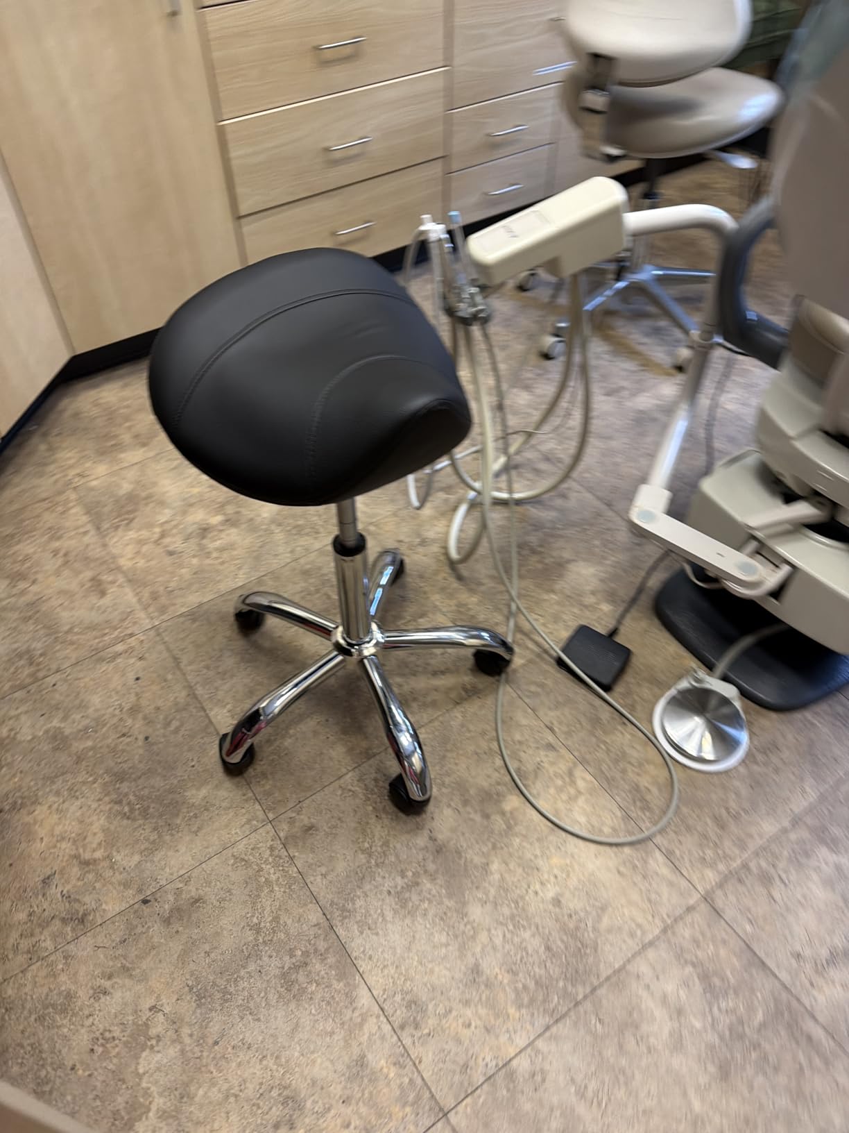 FIRAVOE Saddle Stool, Swivel Saddle Stool with Wheels, Adjustable Rolling Stool 18