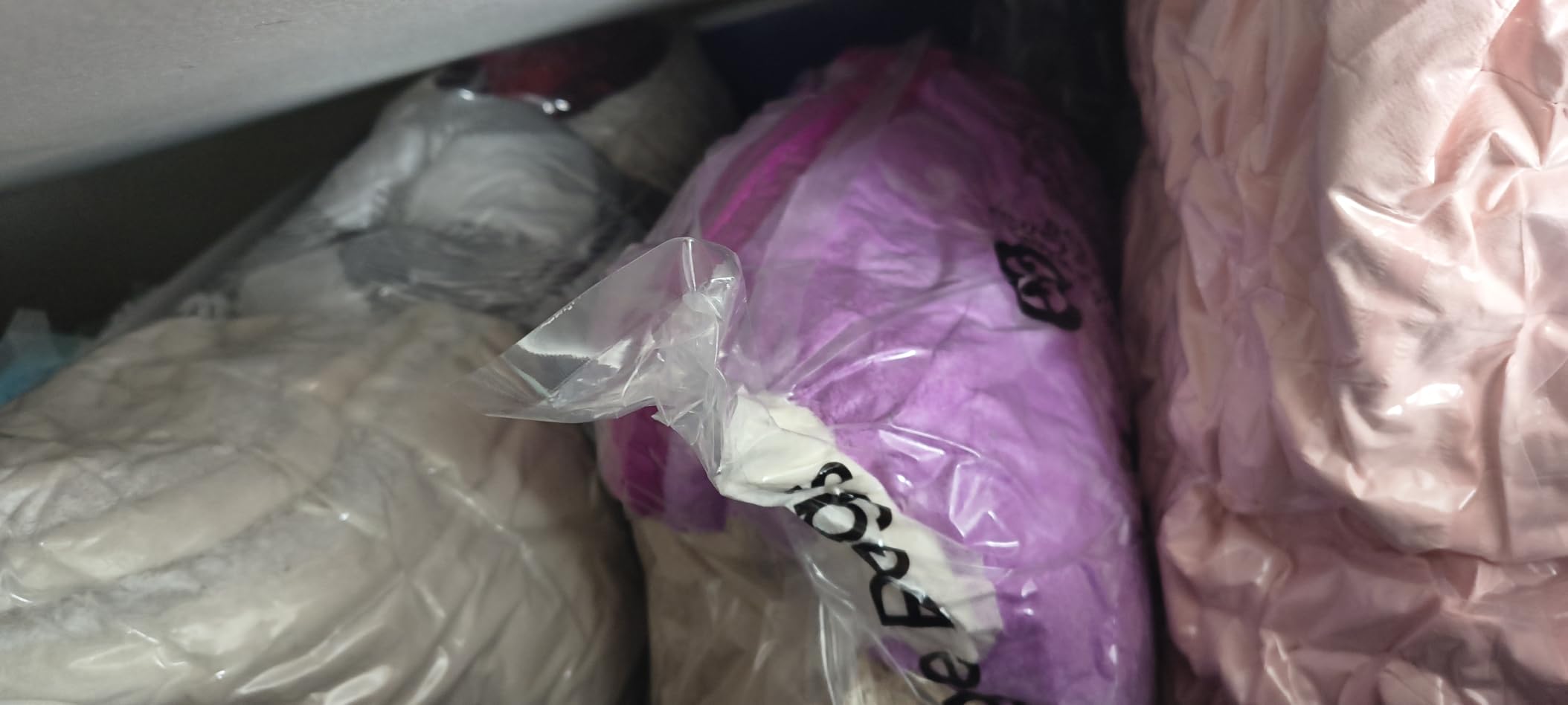 GONGSHI Vacuum Seal Bags for Clothing Travel & Home Storage, Travel Vacuum Bags with Pump,Space Saver for Blankets, Comforters, Pillows, Clothes,24 Combo with Electric Pump customer photo 1