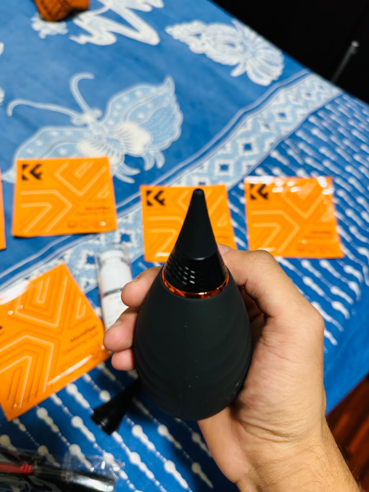K&F CONCEPT 10-in-1 Photo Camera Cleaning Kit for Lensc,Camera, Cell Phones | Strong Blower with Short & Long Nozzle,Safe Cleaning Solution, Multifunctional Pen,Microfiber Cloth,for Canon Nikon Sony,MK04 customer photo 2