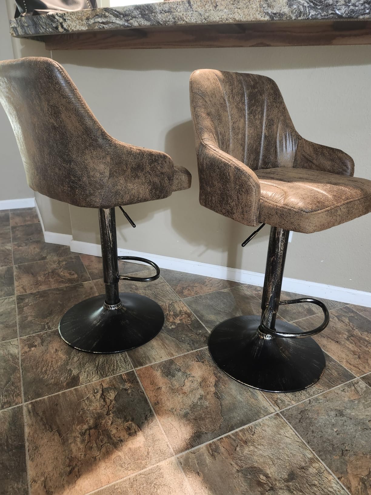 VECELO Bar Stools Set of 2, Adjustable Counter Height Barstools with Back and Arm, Swivel Bar Chair Stools for Kitchen Counter Island Cafe Dining Room, Industrial Style, Brown customer photo 2