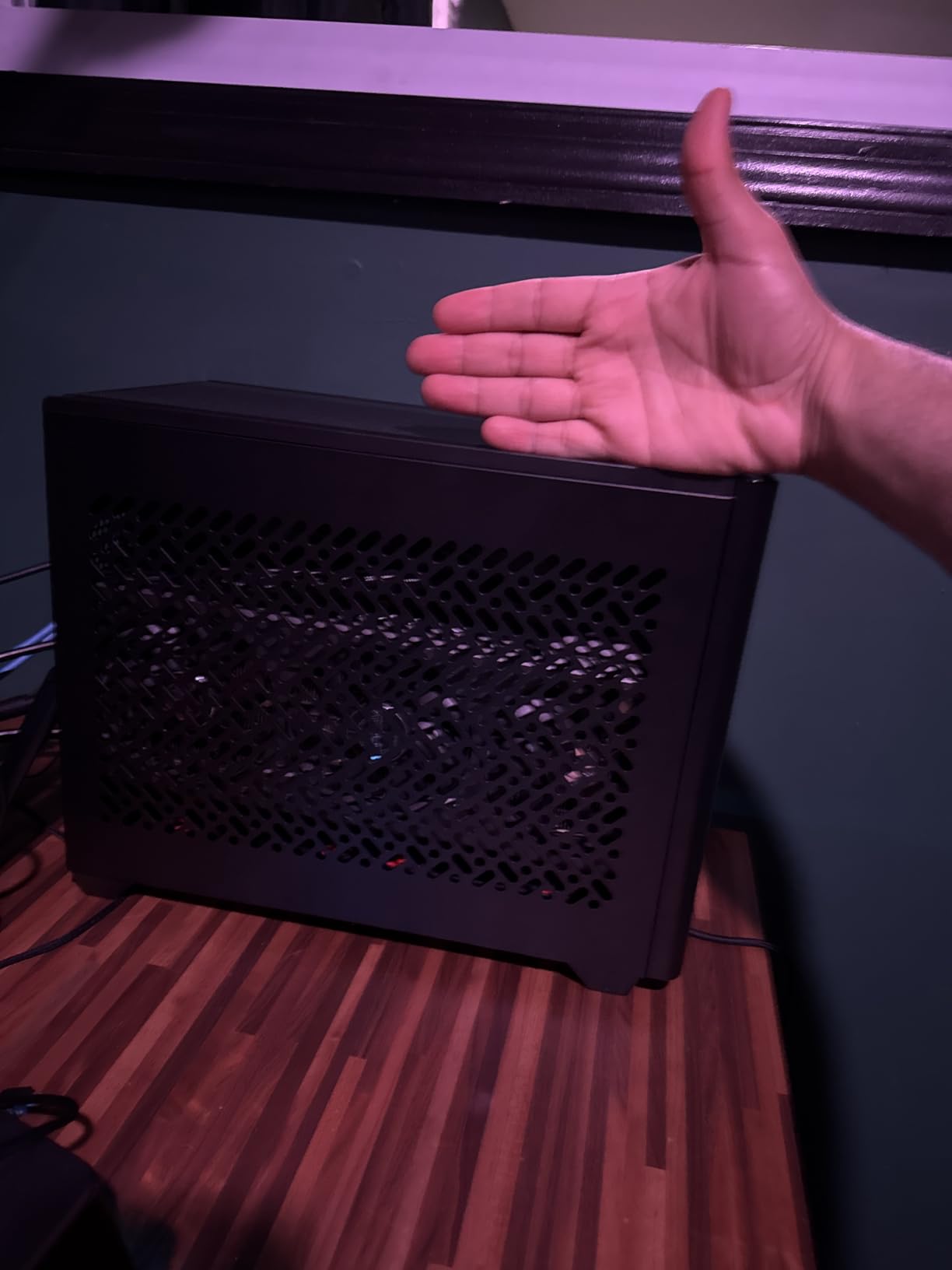 Cooler Master NR200P V2 Mini-ITX PC Case Ready, SFX Fit PSU Ready to Install, 280mm AIO Support, 357mm Vertical GPU Mount, Designed Ready Nvidia RTX 5090 | AMD RX 9070 XT, Tempered Glass, DIY customer photo 1