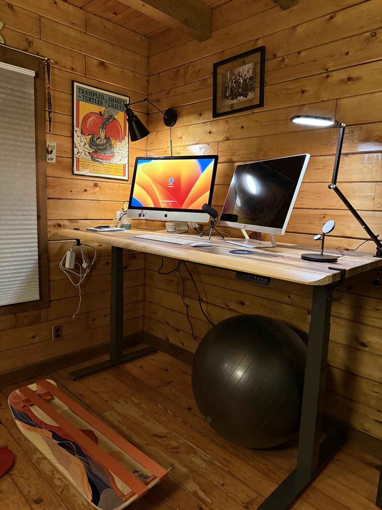 Vari ComfortEdge Electric Standing Desk – 60x30 – Reclaimed Wood/Slate customer photo 1