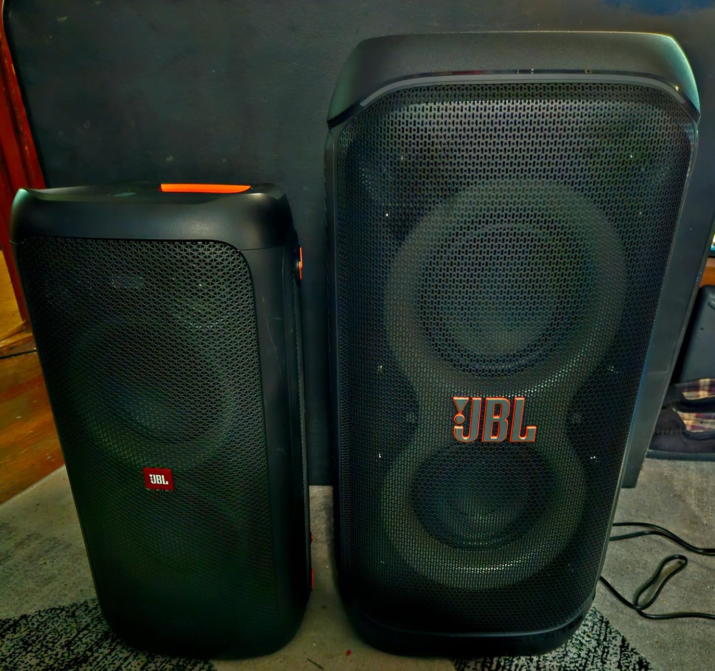 JBL PartyBox Stage 320 - Portable Party Speaker with Telescopic Handle & Wide, Sturdy Wheels, Powerful JBL Pro Sound, Futuristic lightshow, Up to 18 Hours of Play time, Splash Proof (Black) customer photo 1