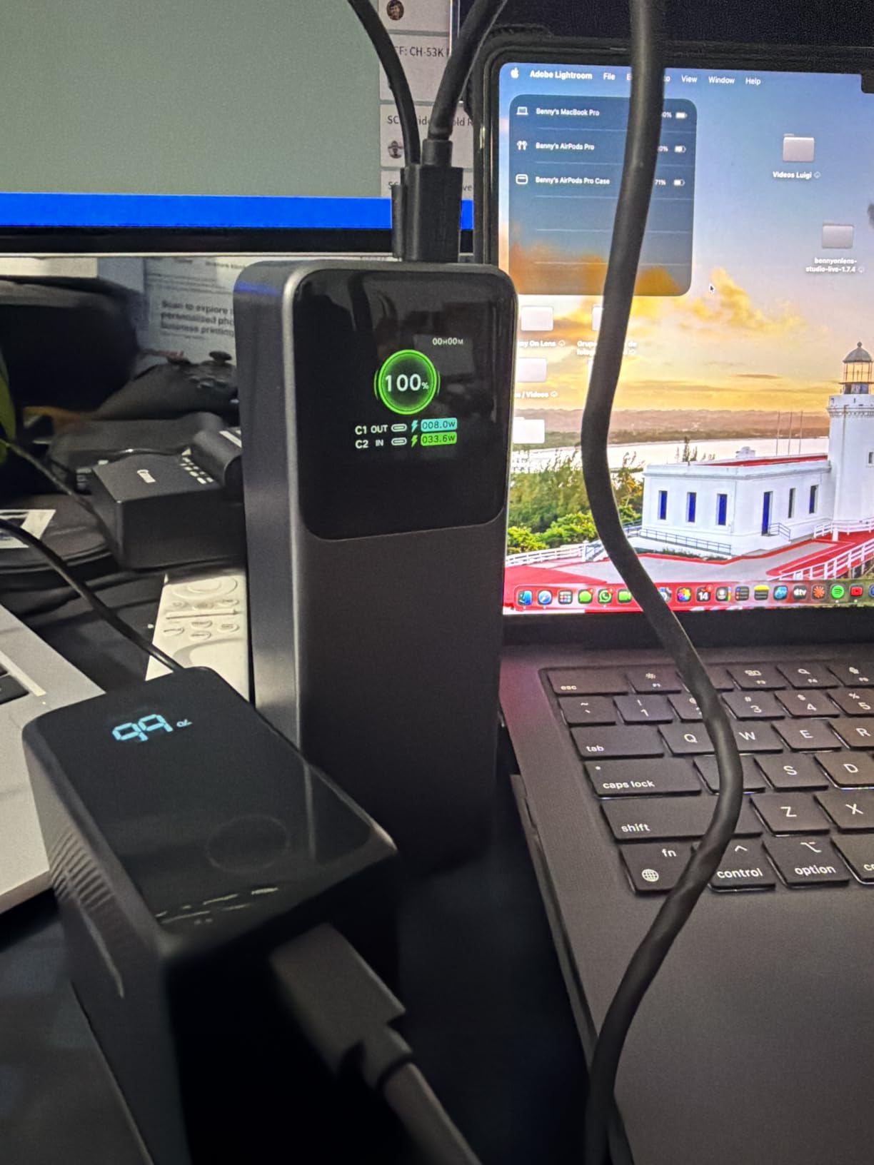UGREEN Nexode 25000mAh 200W PD 3.1 TFT 3-Port Power Bank customer photo 1