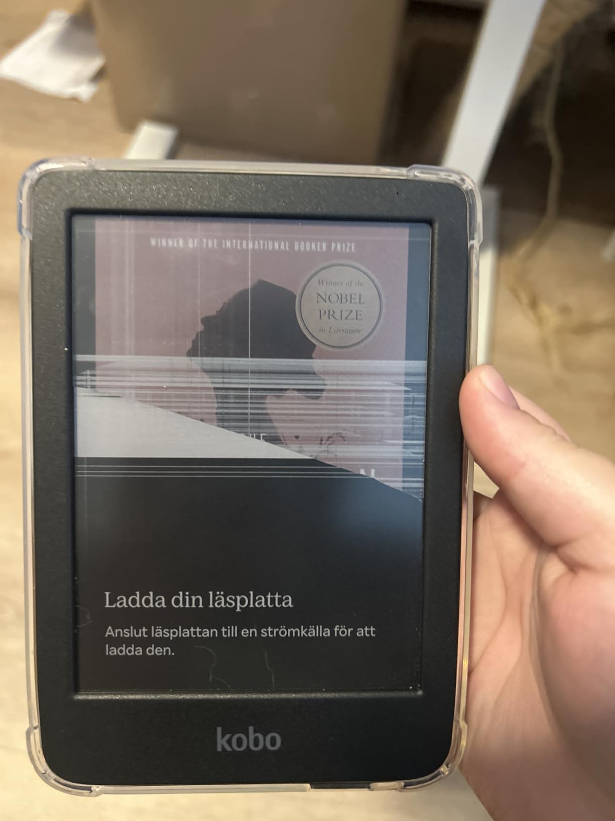 Kobo Clara Colour | Colour eReader | 6” Glare-Free Colour E Ink Kaleido™ 3 Display | Dark Mode Option | Waterproof | Audiobooks | 16GB of Storage | Black customer photo 1