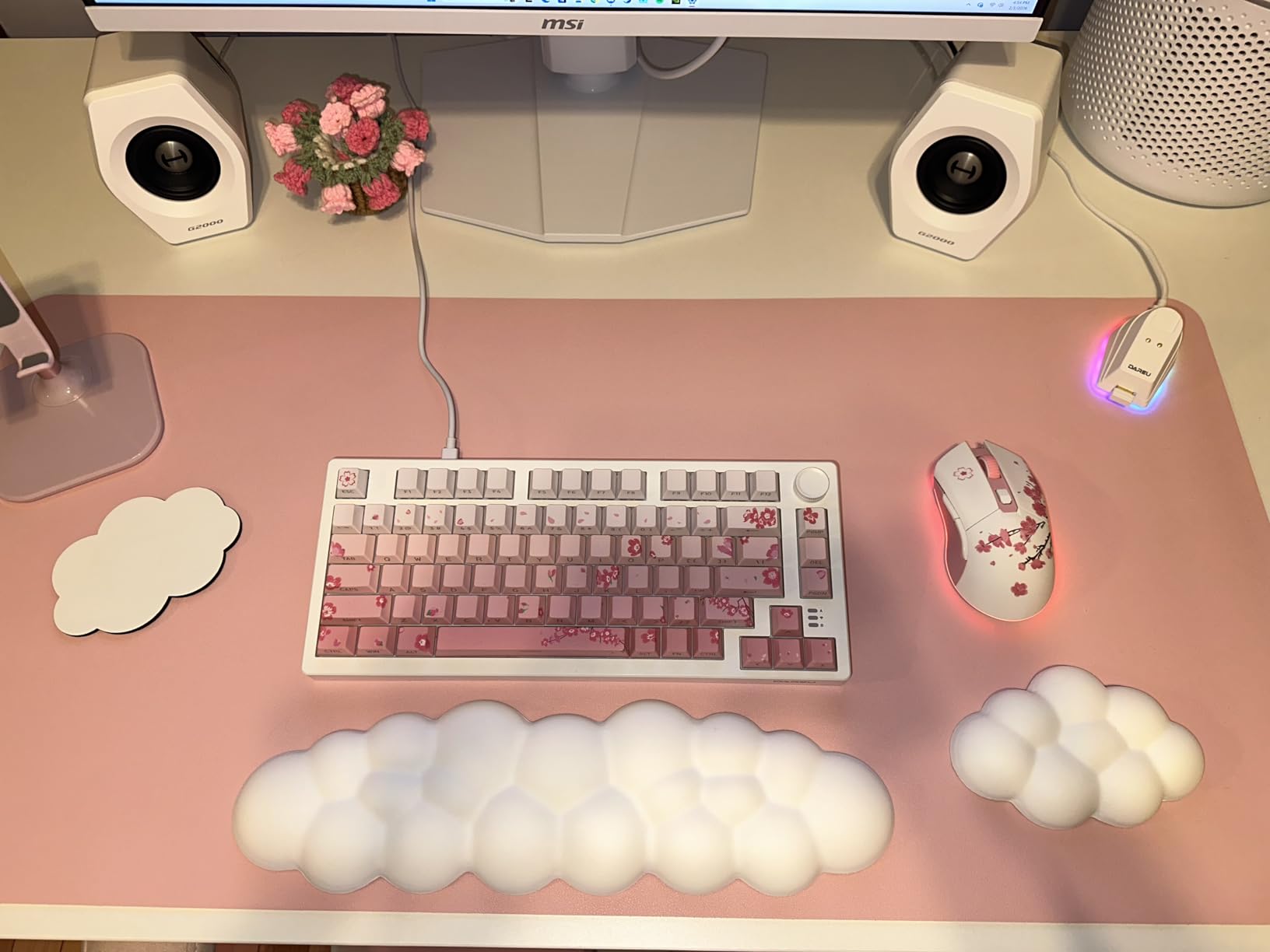 Sushret Cloud Wrist Rest Keyboard, Cloud Keyboard Wrist Pad Set with PU Leather Memory Foam, Cute Arm Rest for Palm Support, PC/Gaming Desk Accessories/Office Setup/Computer Hand Cushion - White customer photo 1