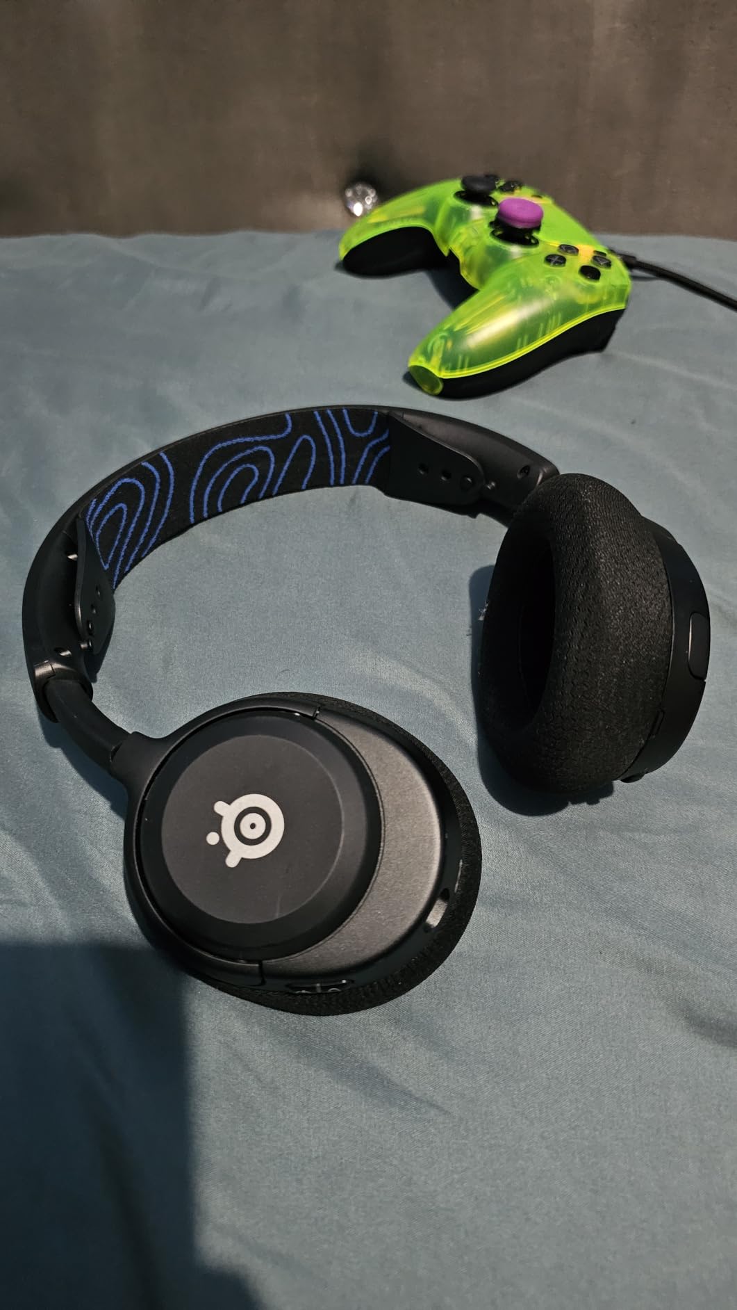 SteelSeries Arctis Nova 5P Wireless Multi-System Gaming Headset — Neodymium Magnetic Drivers — 100+ Audio Presets — 60 HR Battery — 2.4GHz or BT — ClearCast Gen2.X Mic — PS5, PS4, PC, Switch, Mobile customer photo 1