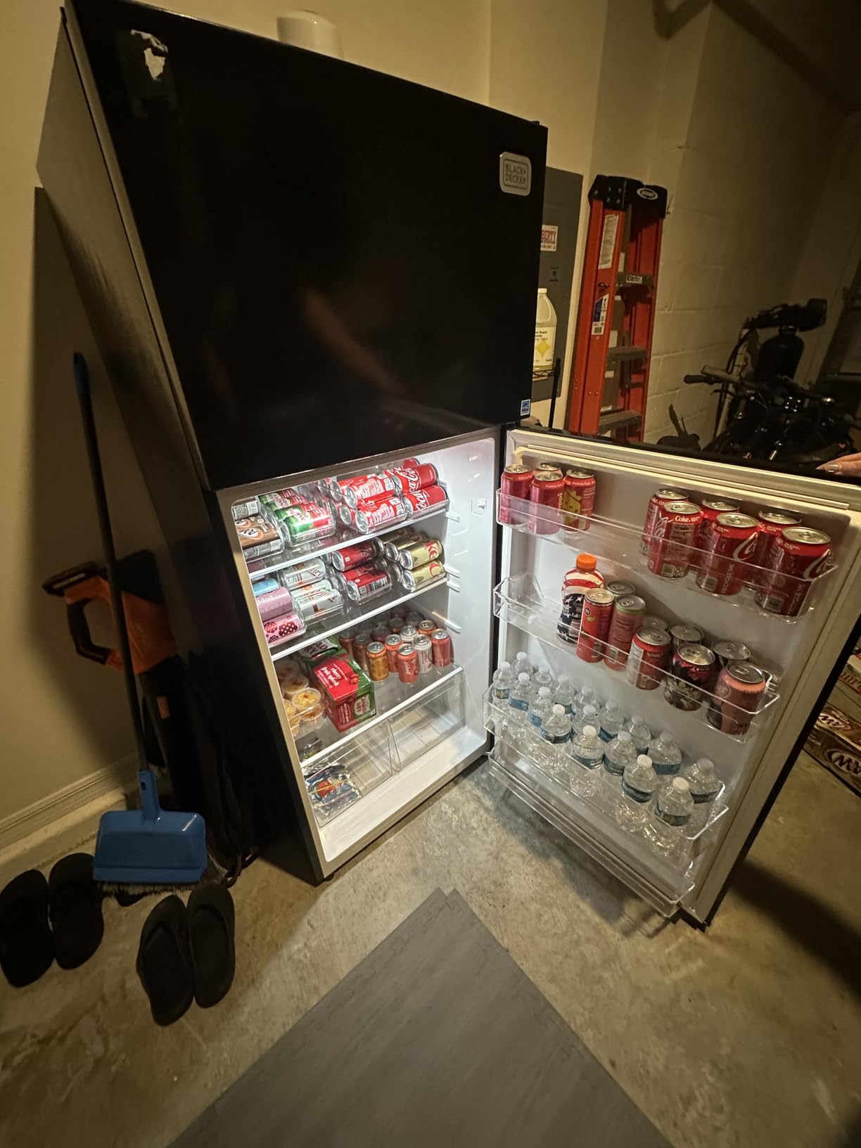BLACK+DECKER 14.6 Cu. Ft. Top Mount Refrigerator, BR1460HS, Stainless Look customer photo 1