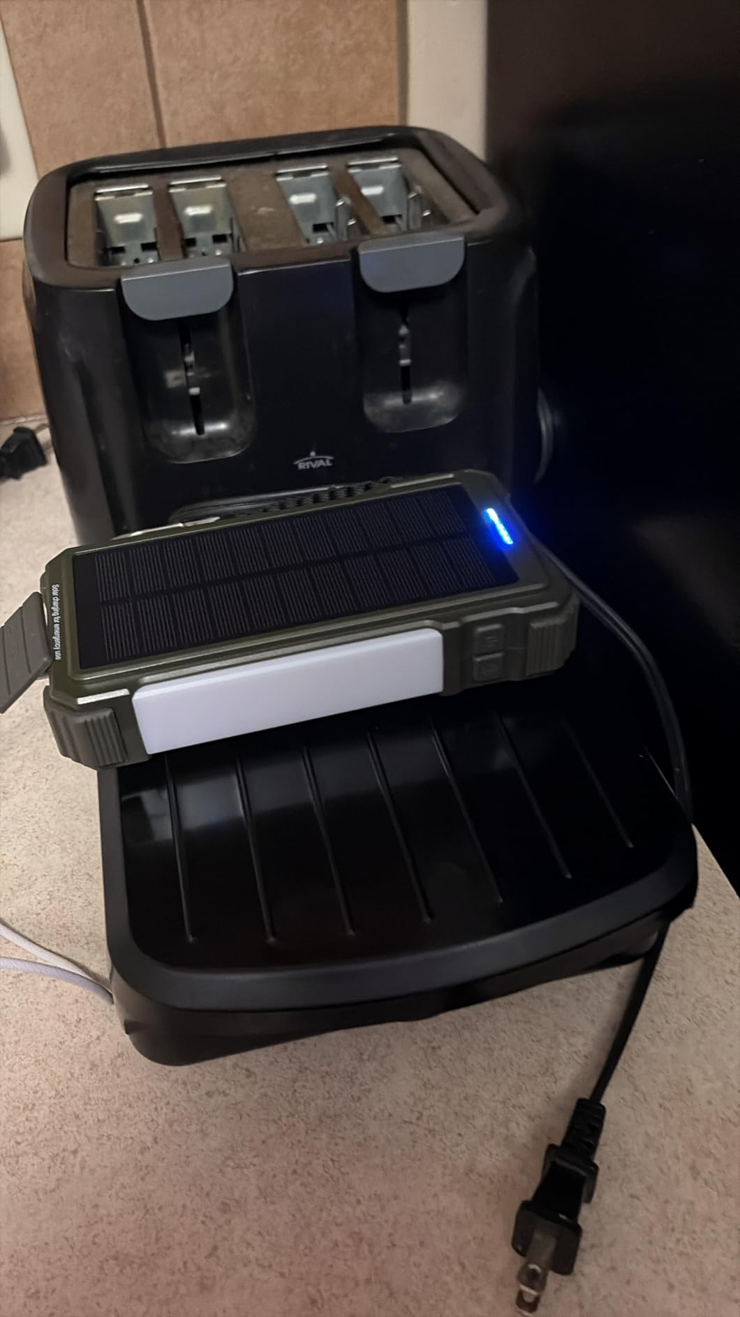 BLAVOR Solar Power Bank 20000mAh, Wireless Charger for Phones & Apple Watch customer photo 2