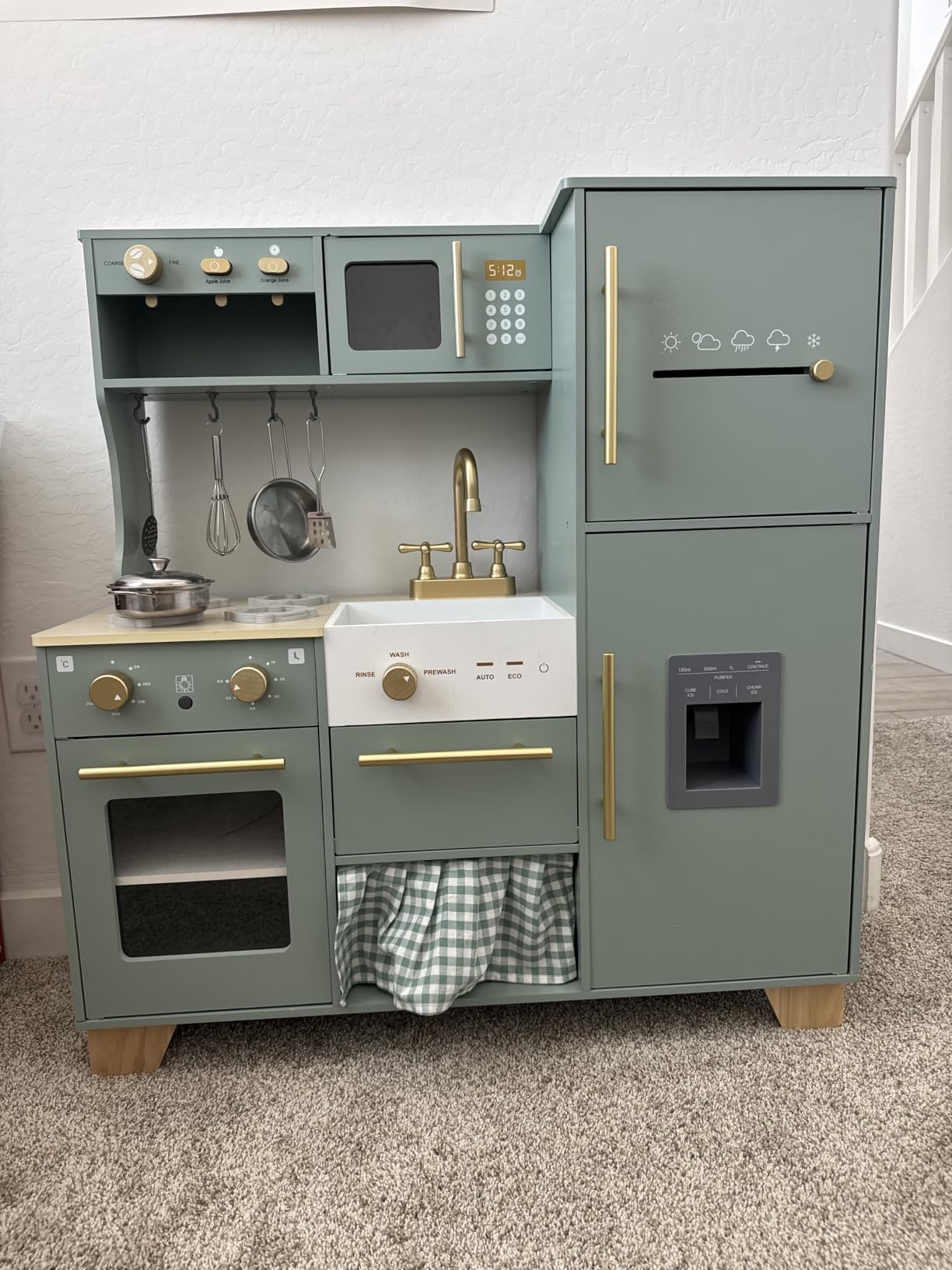 ROBUD Play Kitchen Set, Wooden Play Kitchen customer photo 1