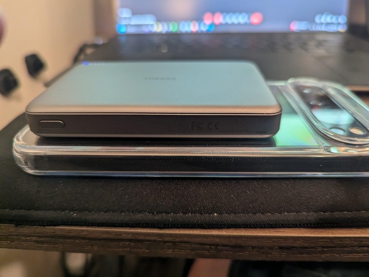 TORRAS MiniMag Power Bank,Ultra-Slim 10,000mAh Magnetic Wireless Portable Charger, 22.5W Fast Charging iPhone Air Magnetic Battery Pack Designed for iPhone 17 Pro Max/17 Pro/Air/16/15/14/13/12, Gray customer photo 1
