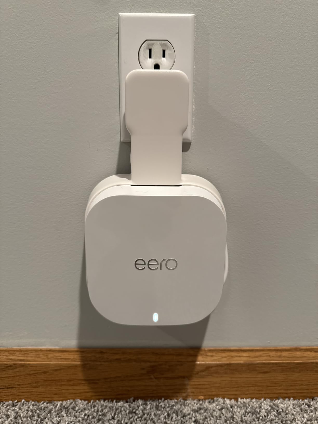 Amazon eero 7 dual-band mesh Wi-Fi 7 router (newest model) - Supports internet plans up to 2.5 Gbps, Coverage up to 2,000 sq. ft., 1-pack customer photo 2