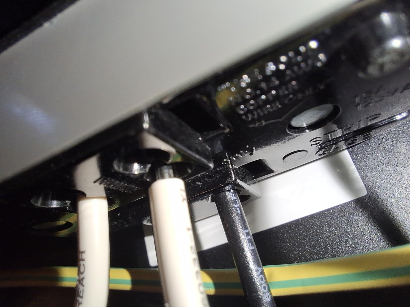 StarTech 8-Outlet 1U Switched PDU, 15A, TAA, 125V (8NS8-RACK-MOUNT-PDU) customer photo 2
