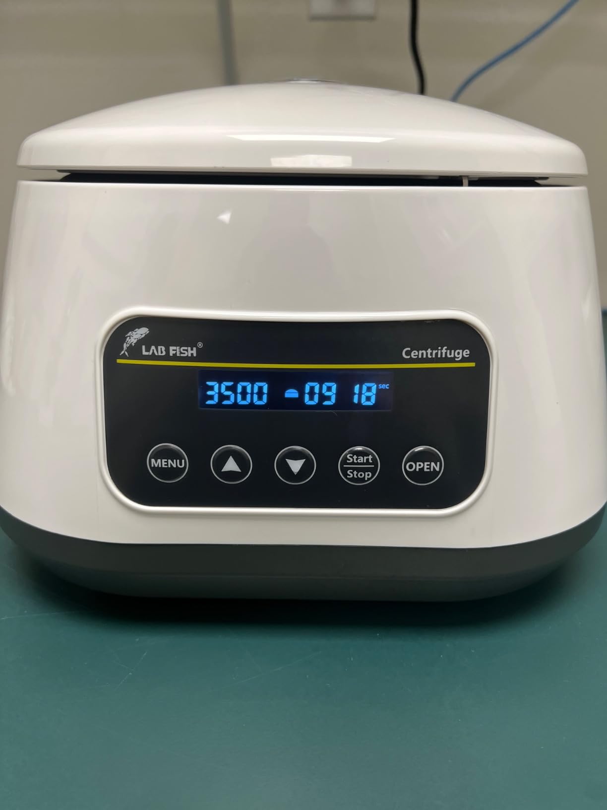 LAB FISH LC-400 PRP Centrifuge, 8x2/5/10ml & 4x15ml Tubes customer photo 1