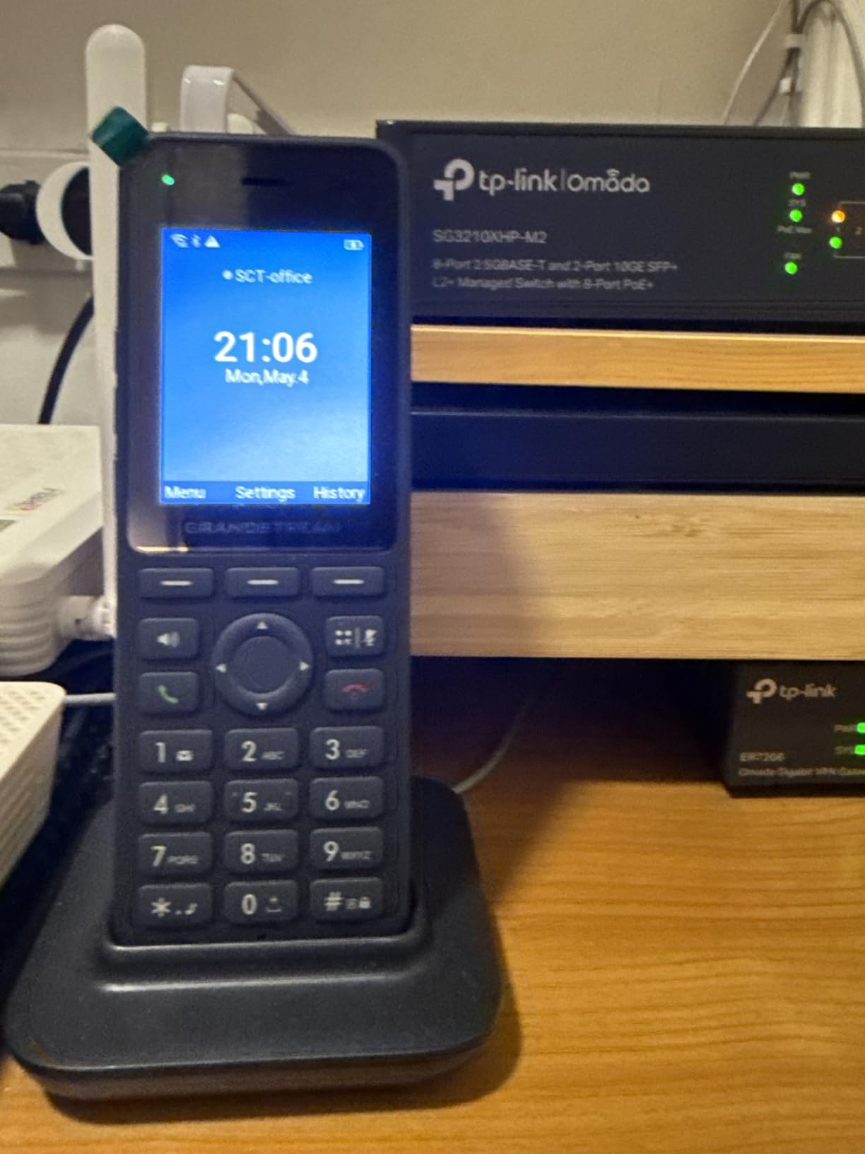 Grandstream Cordless WiFi IP Phone WP826 SIP Phone customer photo 2