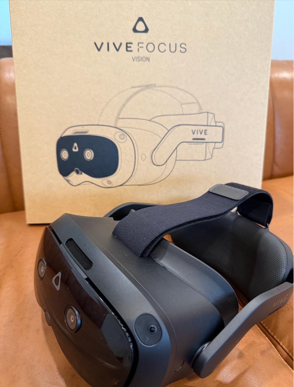 HTC Vive Focus Vision — Mixed Reality and PC VR Headset + Controllers — Consumer Edition customer photo 2