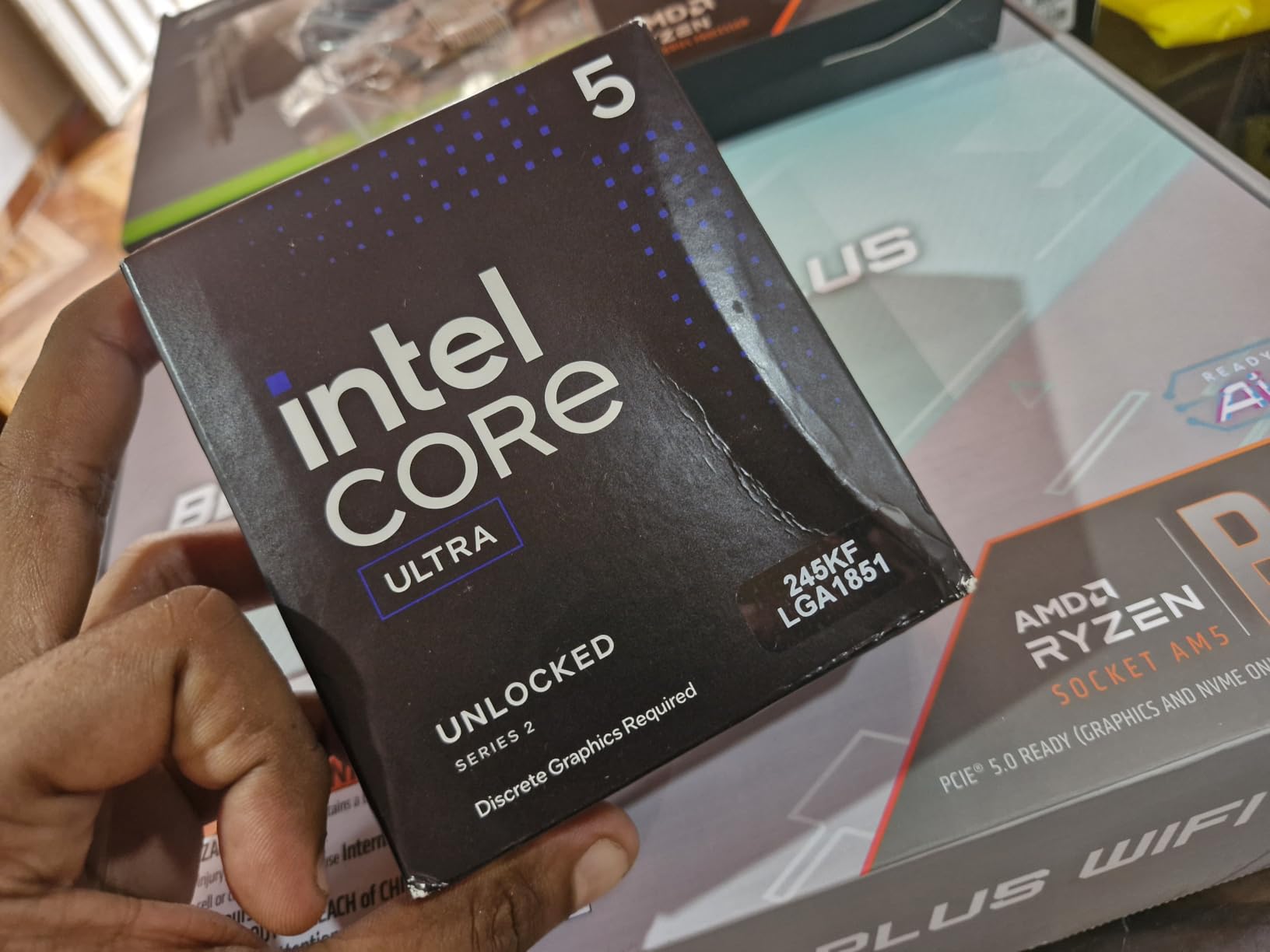 Intel Core Ultra 5 Desktop Processor 245KF - 14 cores (6 P-cores + 8 E-cores) up to 5.2 GHz customer photo 1