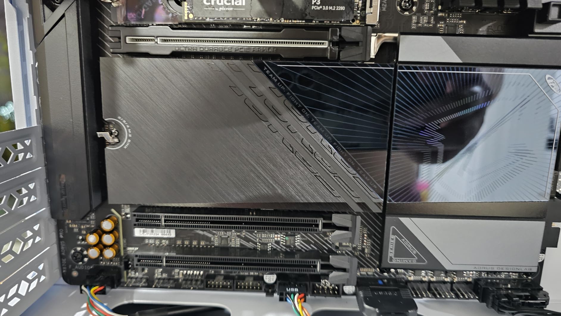GIGABYTE X870E AORUS PRO AMD AM5 LGA 1718 Motherboard, ATX, DDR5, 4X M.2, PCIe 5.0, USB4, WIFI7, 2.5GbE LAN, EZ-Latch, 5-Year Warranty customer photo 1