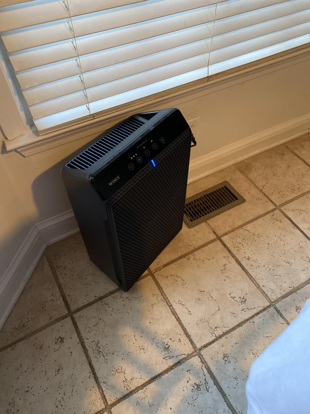 WINIX 5510 Air Purifier (New Generation of 5500-2 with App Support) for Home Large Room Up to 1881 Ft² in 1 Hr, True HEPA, High Deodorization Carbon Filter and Auto Mode, Captures Pet Allergies, Smoke customer photo 1