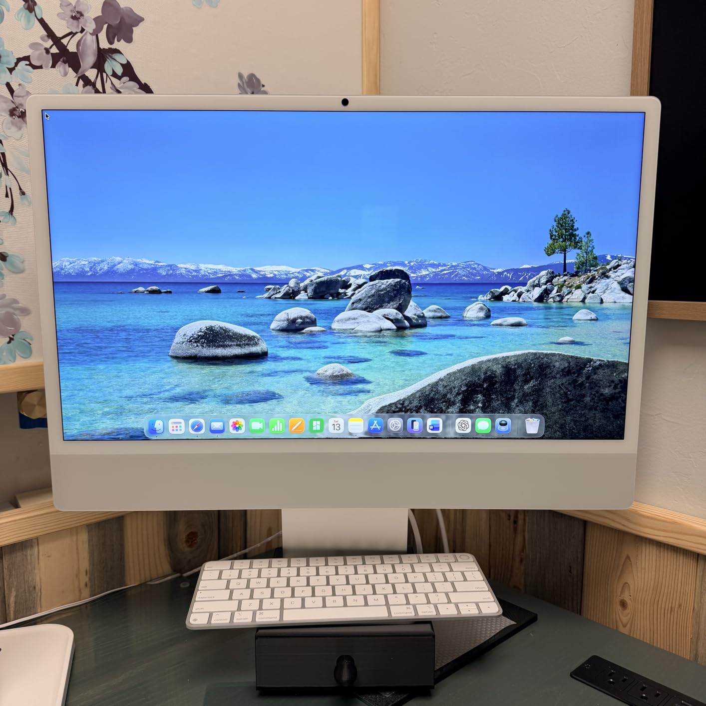 Apple 2024 iMac All-in-One Desktop Computer with M4 chip with 10-core CPU and 10-core GPU: Built for Apple Intelligence, 24-inch Retina Display, 24GB Unified Memory, 512GB SSD Storage; Silver customer photo 2