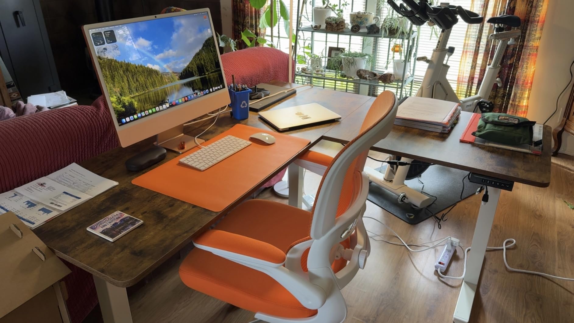 Apple 2024 iMac All-in-One Desktop Computer with M4 chip with 10-core CPU and 10-core GPU: Built for Apple Intelligence, 24-inch Retina Display, 16GB Unified Memory, 256GB SSD Storage; Silver customer photo 2