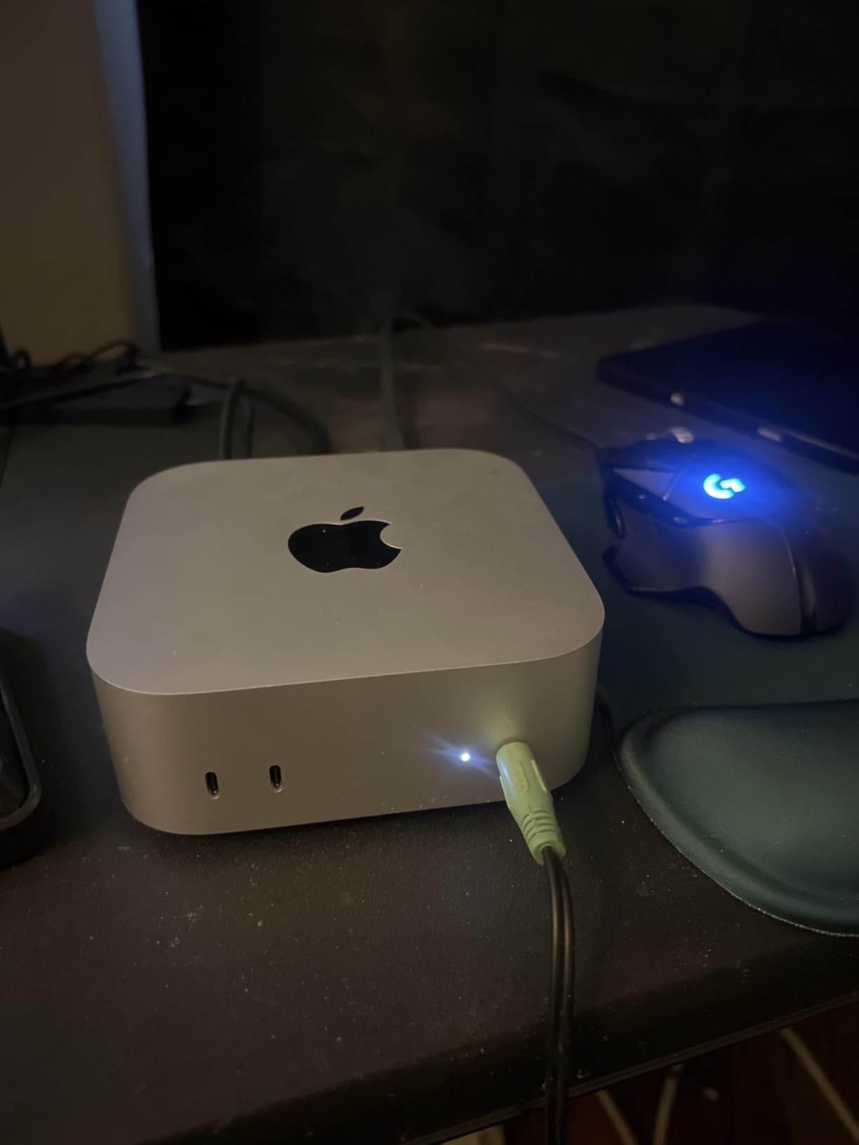 Apple 2024 Mac mini Desktop Computer with M4 chip with 10‑core CPU and 10‑core GPU: Built for Apple Intelligence, 16GB Unified Memory, 512GB SSD Storage, Gigabit Ethernet. Works with iPhone/iPad customer photo 1