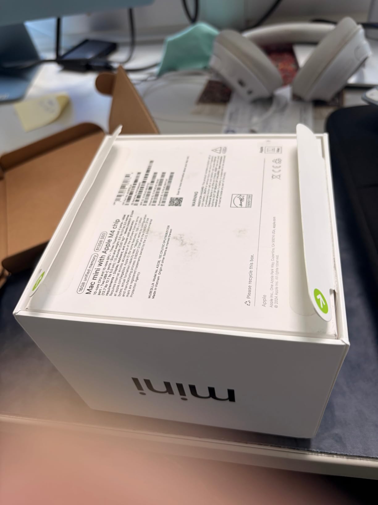 Apple 2024 Mac mini Desktop Computer with M4 chip with 10‑core CPU and 10‑core GPU: Built for Apple Intelligence, 16GB Unified Memory, 512GB SSD Storage, Gigabit Ethernet. Works with iPhone/iPad customer photo 2