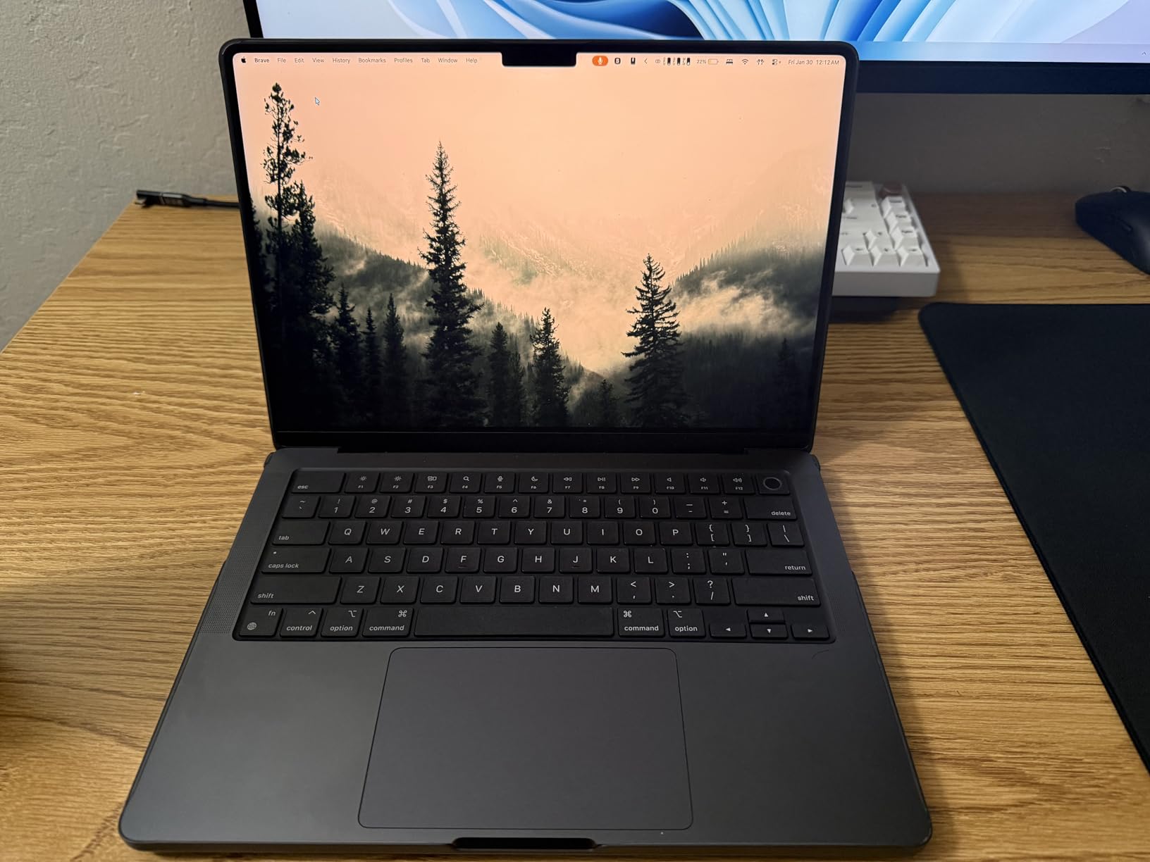 Apple 2024 MacBook Pro Laptop with M4 chip with 10‑core CPU and 10‑core GPU: Built for Apple Intelligence, 14.2-inch Liquid Retina XDR Display, 24GB Unified Memory, 1TB SSD Storage; Space Black customer photo 1