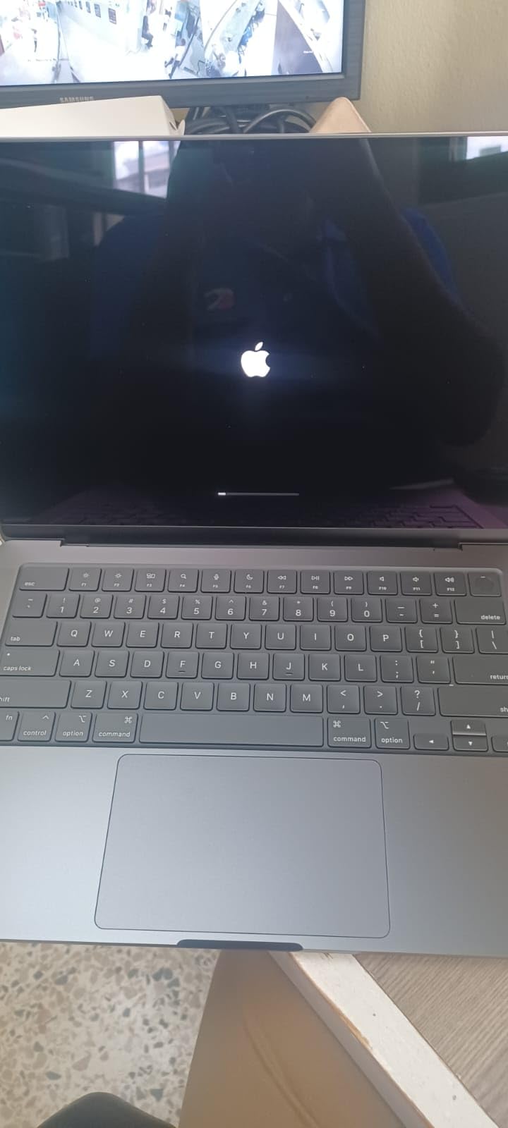 Apple 2024 MacBook Pro Laptop with M4 chip with 10‑core CPU and 10‑core GPU: Built for Apple Intelligence, 14.2-inch Liquid Retina XDR Display, 24GB Unified Memory, 1TB SSD Storage; Space Black customer photo 2