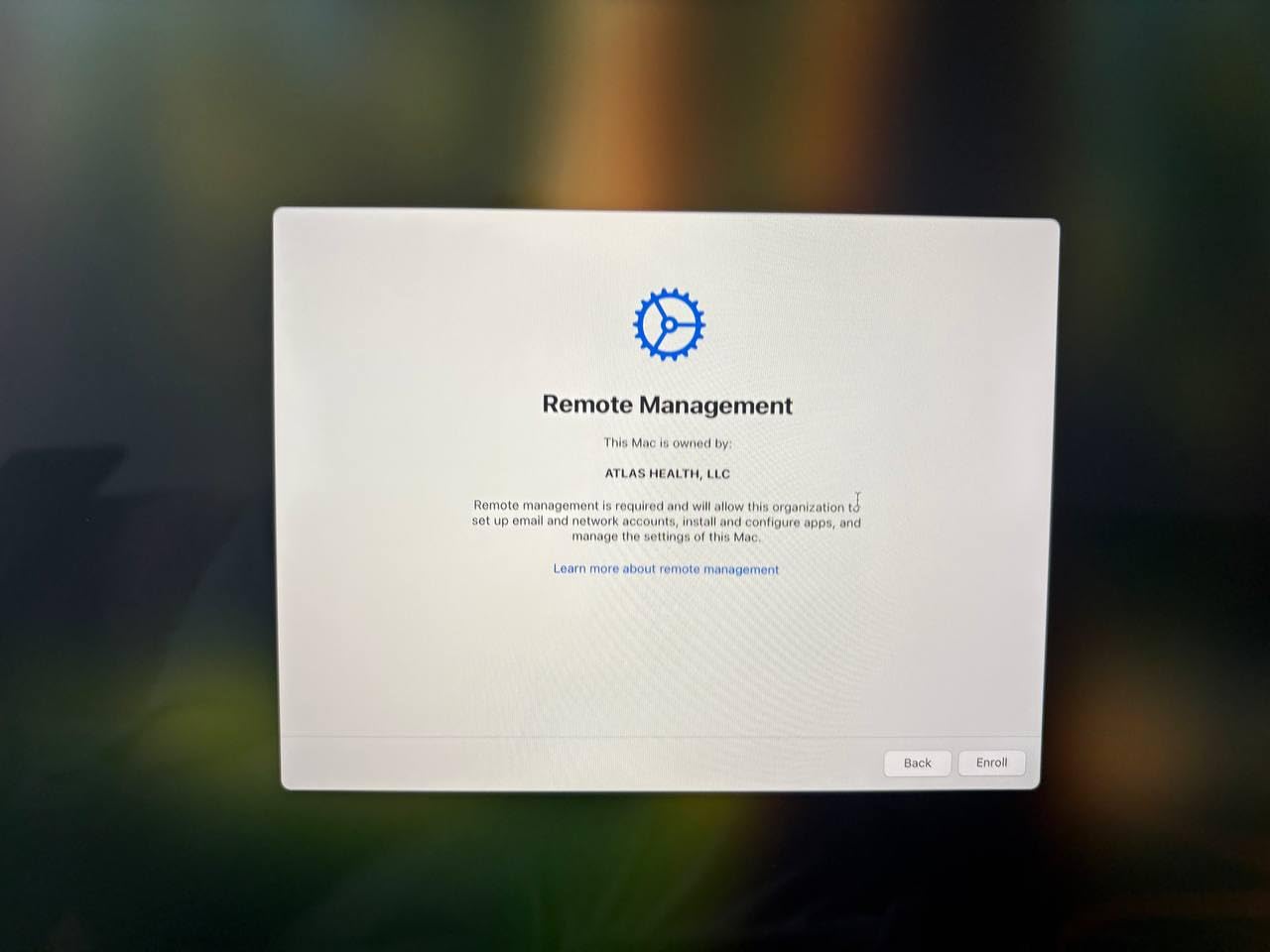 Apple 2024 MacBook Pro Laptop with M4 Pro, 14‑core CPU, 20‑core GPU: Built for Apple Intelligence, 16.2-inch Liquid Retina XDR Display, 48GB Unified Memory, 512GB SSD Storage; Silver customer photo 2