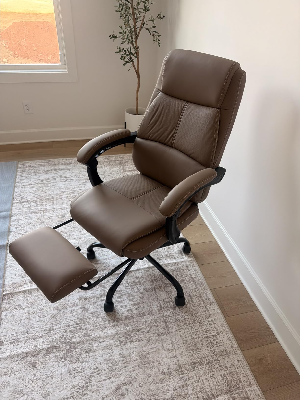 Misolant Big and Tall Office Chair with Footrest, High Back Desk Chair with Linkage Armrest, 90-155° Recline Executive Computer Chairs with Adjustable Height for Home customer photo 2