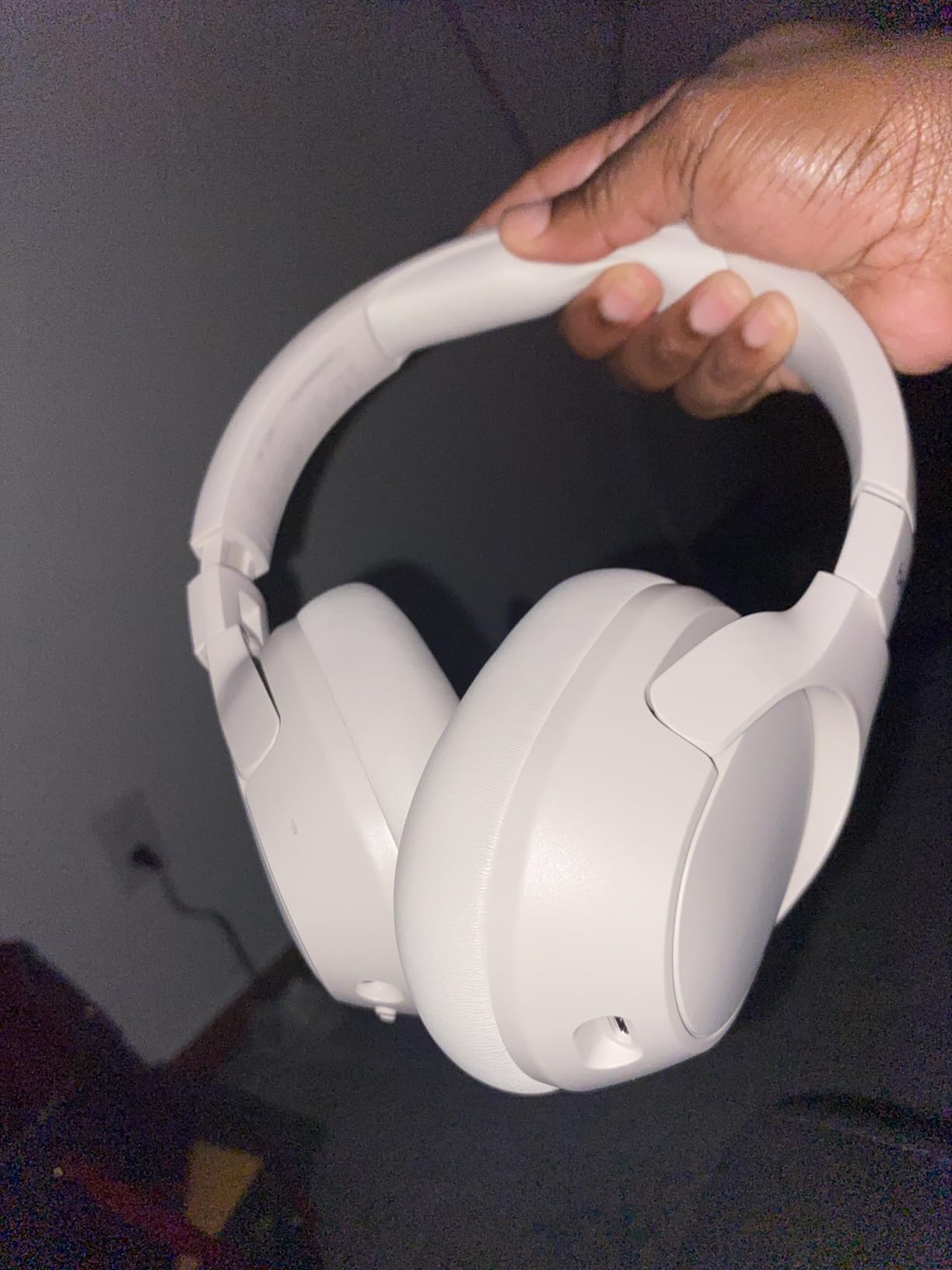 Belkin Isolate Over-Ear ANC Headphones, CloudCushion, 60H customer photo 1