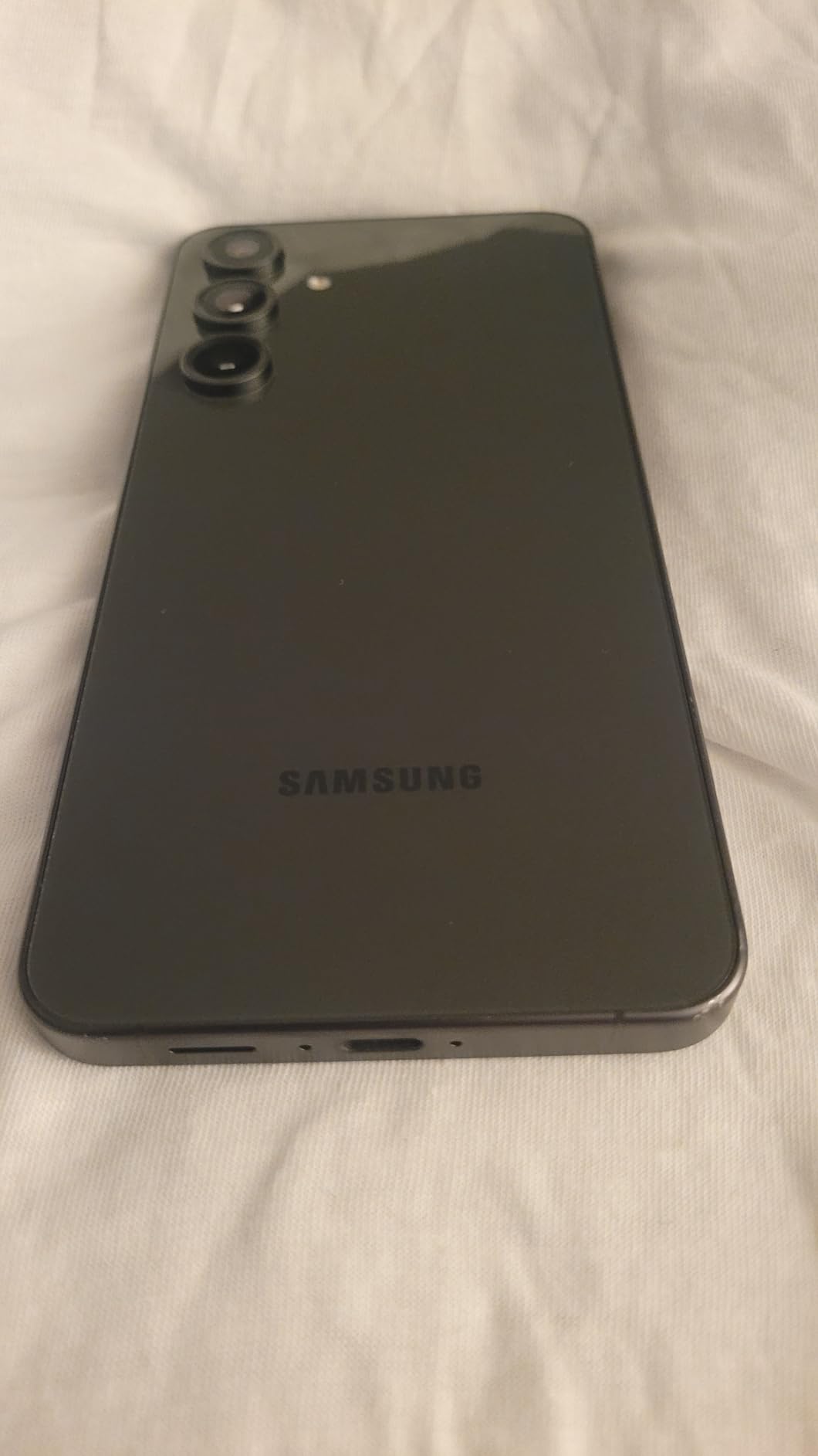 Samsung Galaxy S24 FE, 128GB - Unlocked (Renewed) customer photo 2