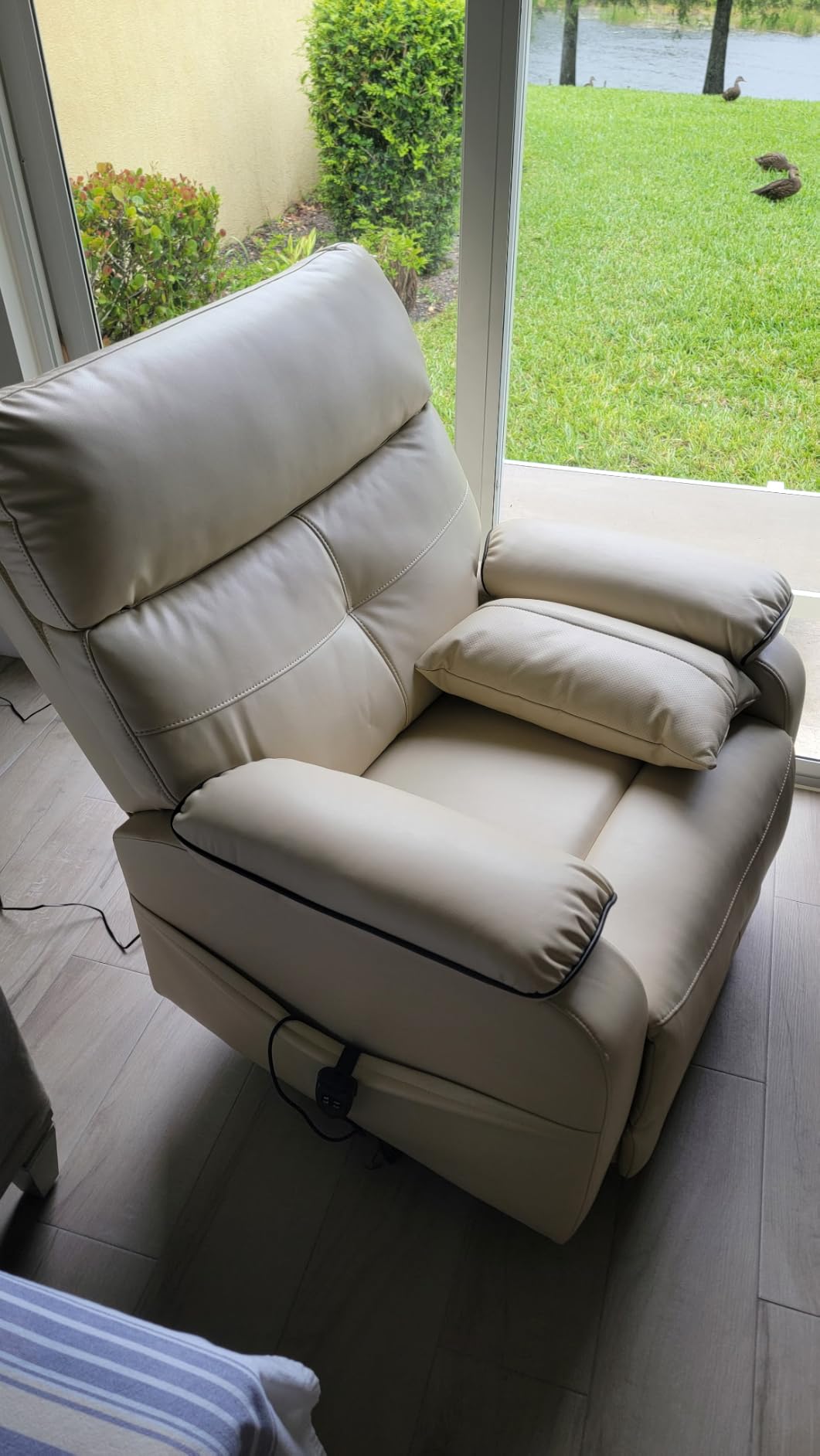 Dual Motor Power Lift Recliner Chair for Adult & Elderly, Leather, Beige customer photo 2