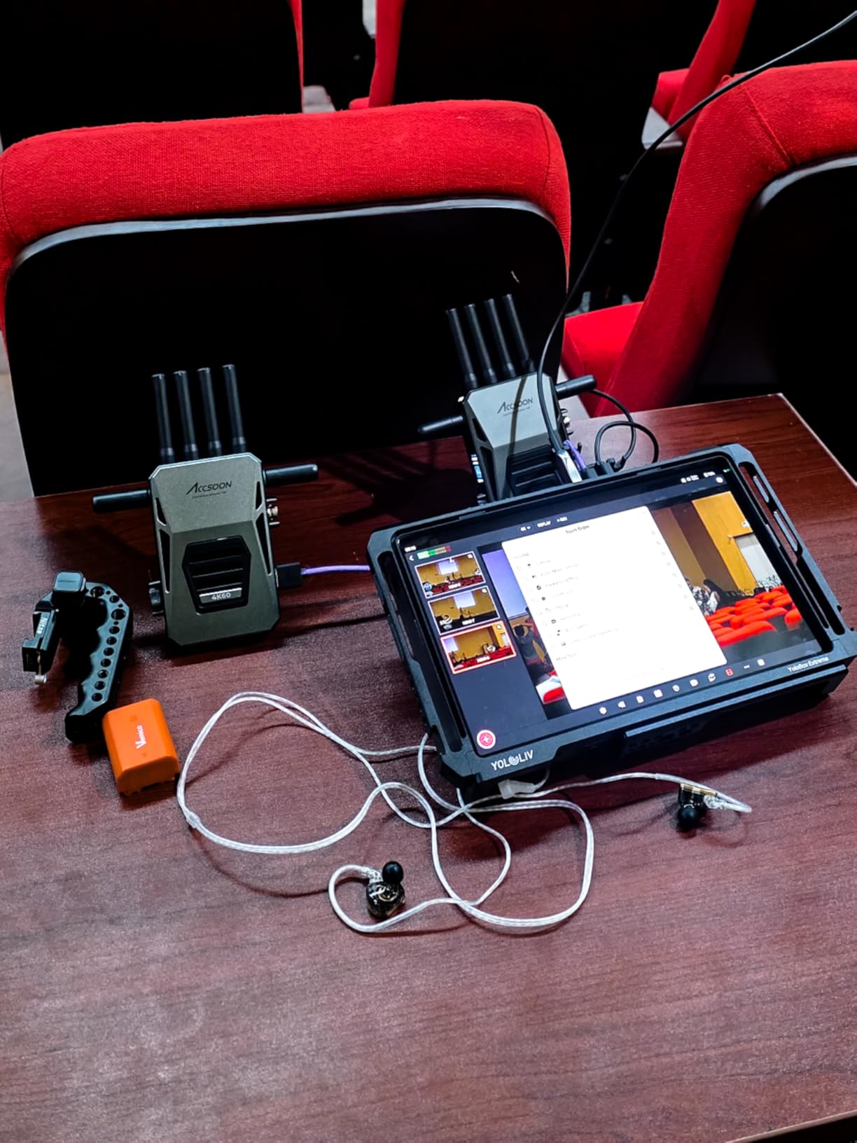 YoloLiv YoloBox Extreme, 4K All-in-One Multi-Cam Live Streaming Equipment customer photo 2