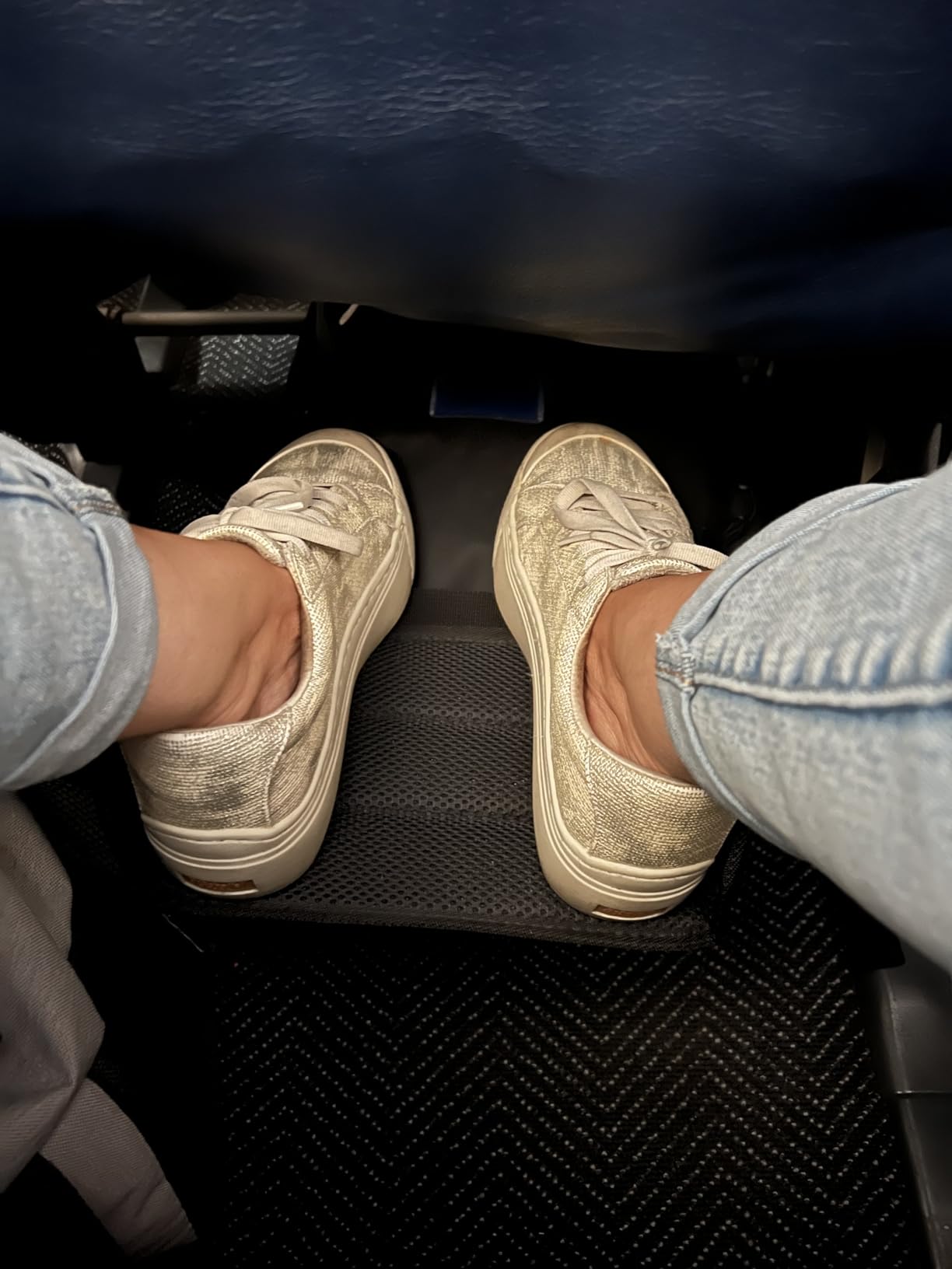 2-Pack Foot Hammock Plane Travel, No Collapse Thickened Bamboo Foot Rest customer photo 2