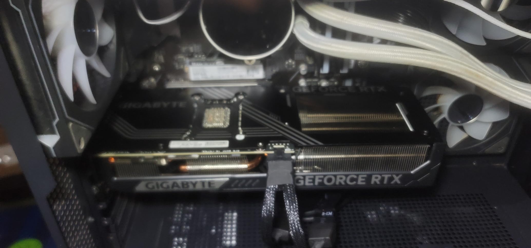 Gigabyte GeForce RTX 5070 WINDFORCE OC SFF 12G Graphics Card - 12GB GDDR7, 192 Bit, PCI-E 5.0, 2542 MHz Core Clock, 3 x DP 2.1a, 1 x HDMI 2.1b, NVIDIA DLSS 4, GV-N5070WF3OC-12GD customer photo 1