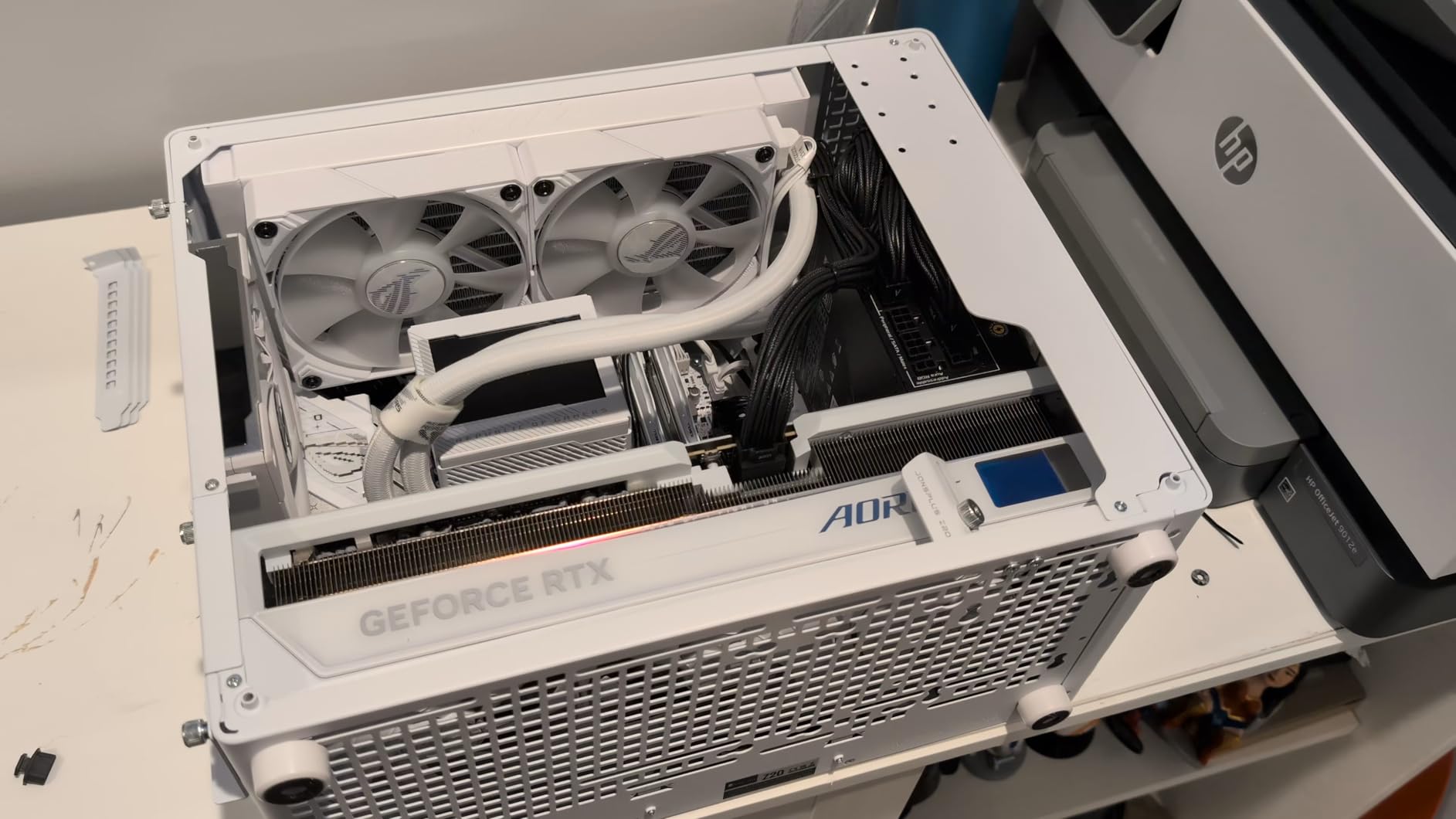GIGABYTE AORUS GeForce RTX 5090 Master ICE 32G Graphics Card, WINDFORCE Cooling System, 32GB 512-bit GDDR7, GV-N5090AORUSM ICE-32GD Video Card customer photo 1