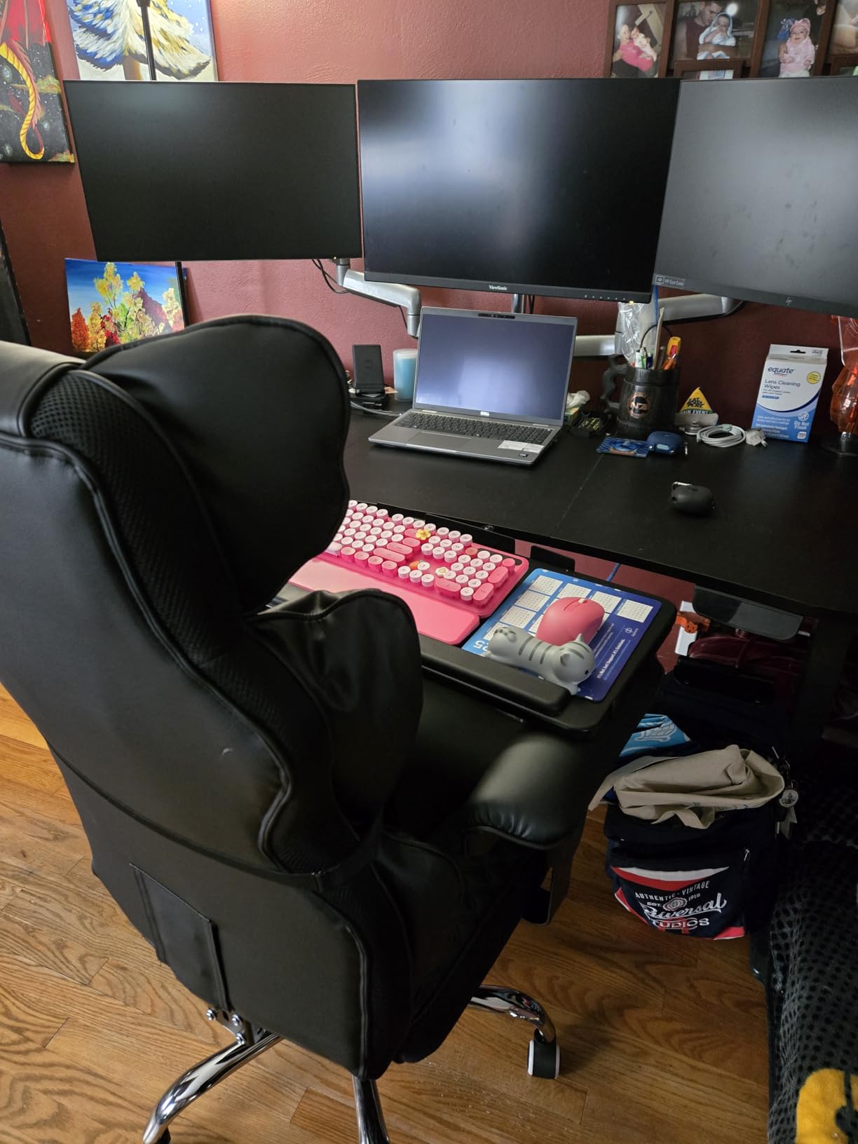 COMHOMA Big and Tall Office Chair Heavy Duty Wide Ergonomic Gaming Chair with Deluxe Embossing Designed Leather with Foot Rest,150°Reclining Adjustable Armrests Pocket Spring Back Support and Pillow customer photo 2