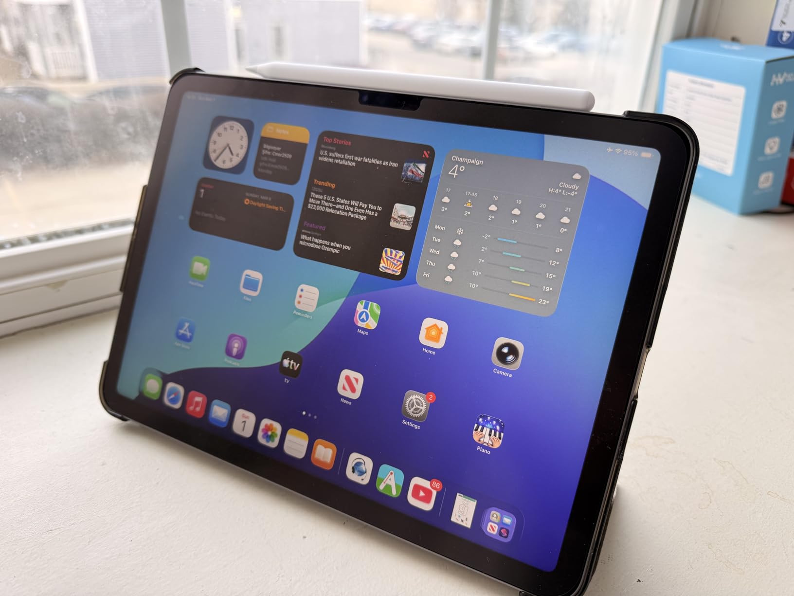 Apple iPad Air 11-inch with M3 chip Built for Apple Intelligence, Liquid Retina Display, 256GB, 12MP Front/Back Camera, Wi-Fi 6E, Touch ID, All-Day Battery Life — Space Gray customer photo 2
