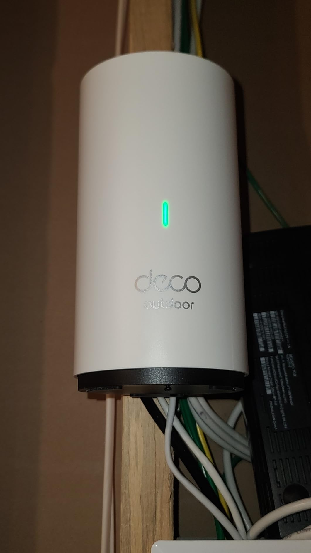 TP-Link Deco X20-OUTDOOR AX1800 Dual-Band Wi-Fi 6 Outdoor Mesh WiFi Extender Unit | Up to 2,200 sq.ft| 2 Gigabit PoE+ Ports, Waterproof| HomeShield| 3 Mounting Options| Secure by Design, 1-Pack customer photo 2
