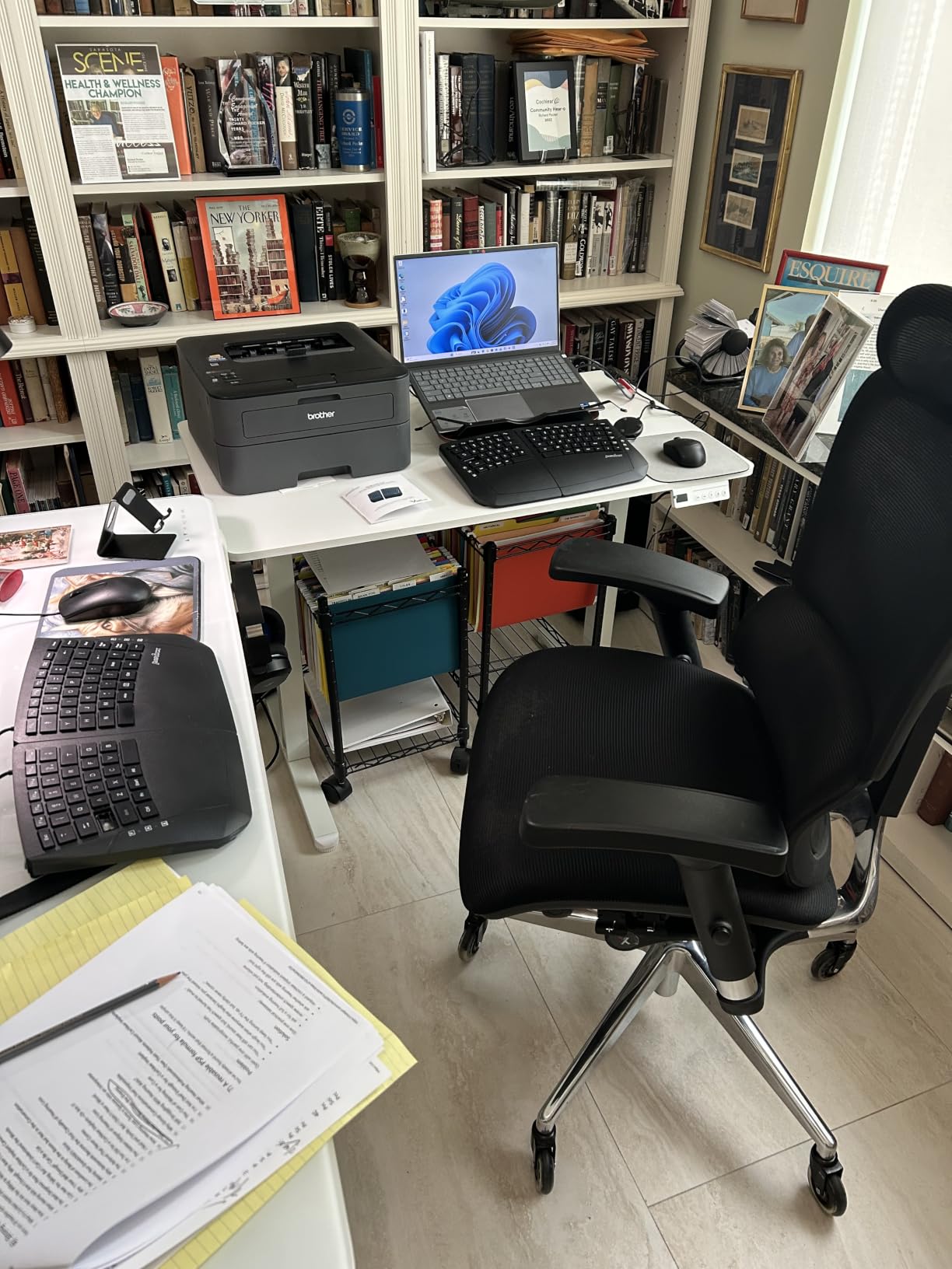YDN 40 x 24 Inch White Electric Standing Desk customer photo 2