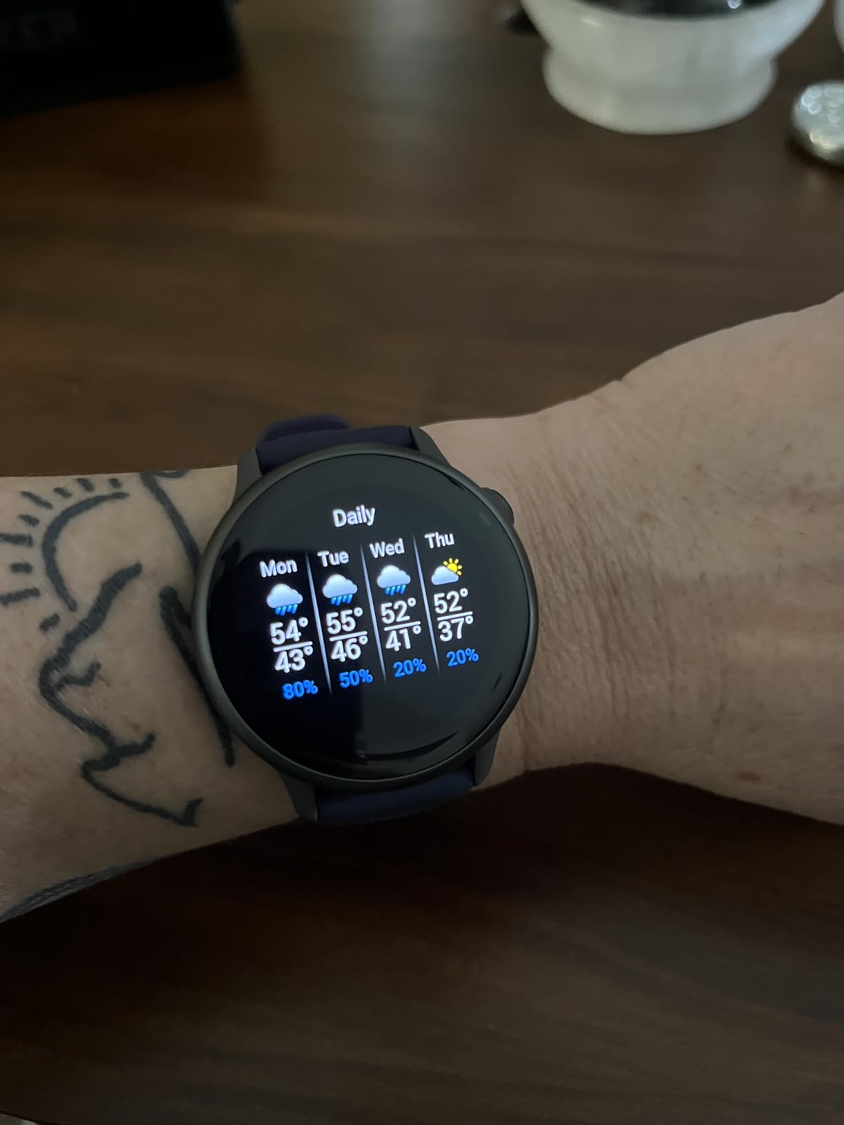 Garmin vívoactive® 6, Health & Fitness GPS Smartwatch, 42mm, Slate customer photo 1