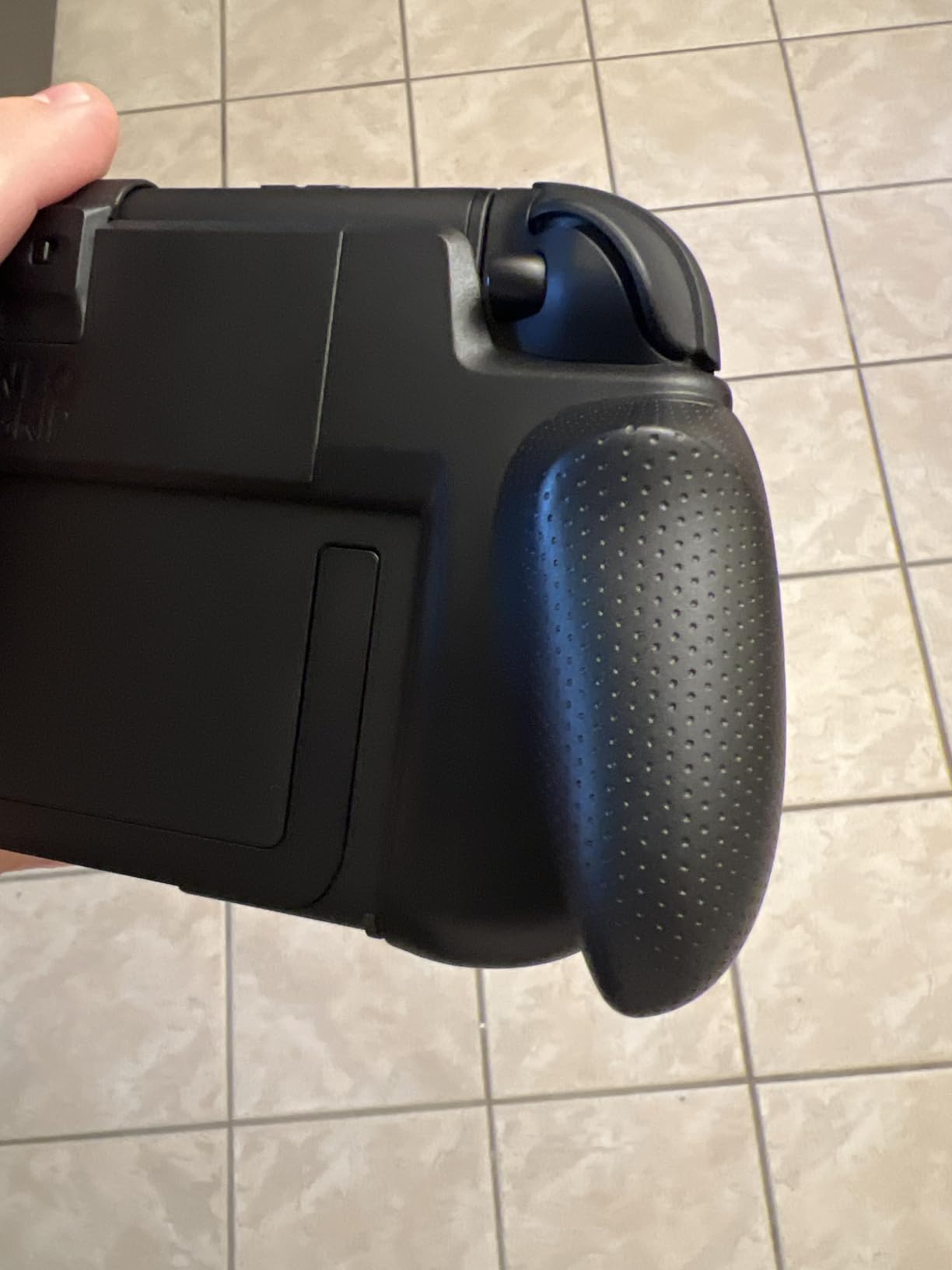 Savage Raven by Skull & Co. NeoGrip: an Ergonomic Grip Hard Shell with Replaceable Grips [to fit All Hands Sizes] for Nintendo Switch 2 - Neon Blue & Red customer photo 1