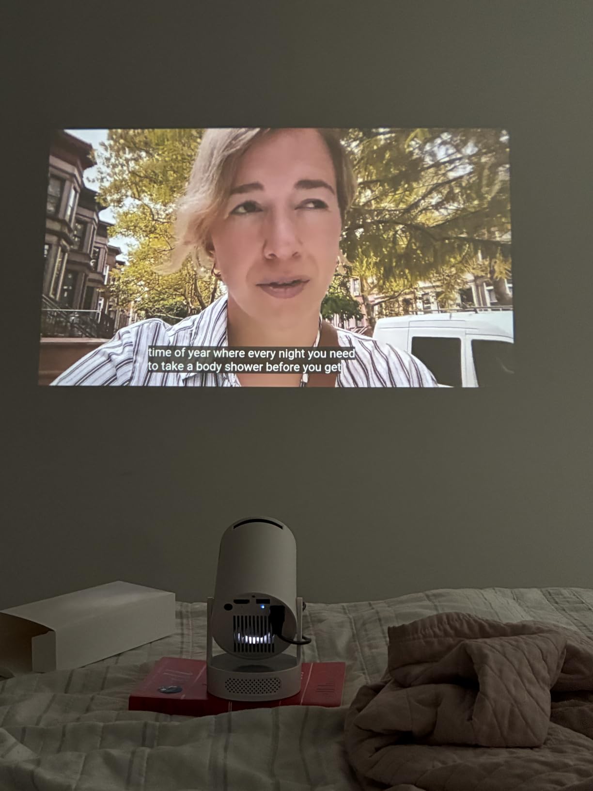 [Built-in App & 2026 Upgraded] Mini Projector with WiFi 6 and Bluetooth 5.4 | Support 4K 1080P Auto Keystone 180° Rotatable Projector Portable Compatibile with HDMI/TV Stick/Memory Stick/Laptop, Black customer photo 1