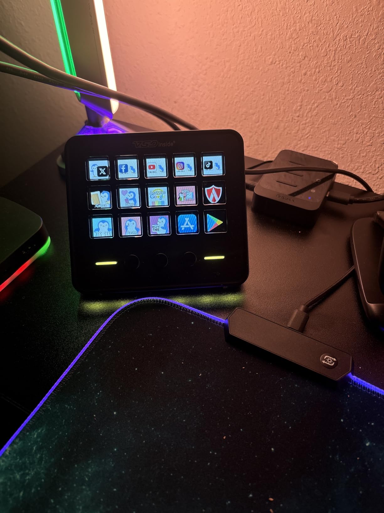 VSD M18 Macro Pad Programmable Keypad, Stream Controller Streaming Deck, Customizable LCD keys, Gaming shortcut keyboard, USB sound board, Trigger actions in OBS, Twitch, YouTube, Works with PC Mac customer photo 2