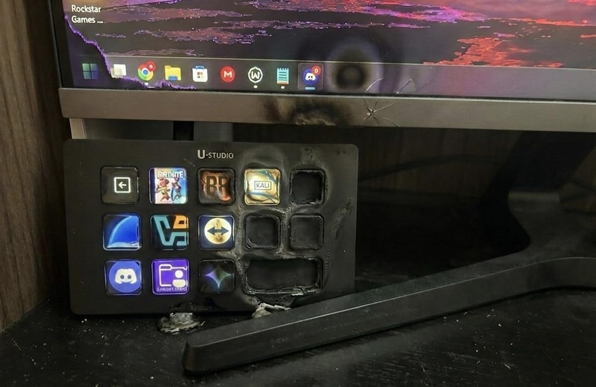 ULANZI D200H 7-in-1 Hub Deck Studio Stream Controller Shortcut Keyboard, LCD Customizable Macro Keys Programmable Keypad Soundboard to Control Apps and Software Like OBS Twitch YouTube for Mac/PC customer photo 1