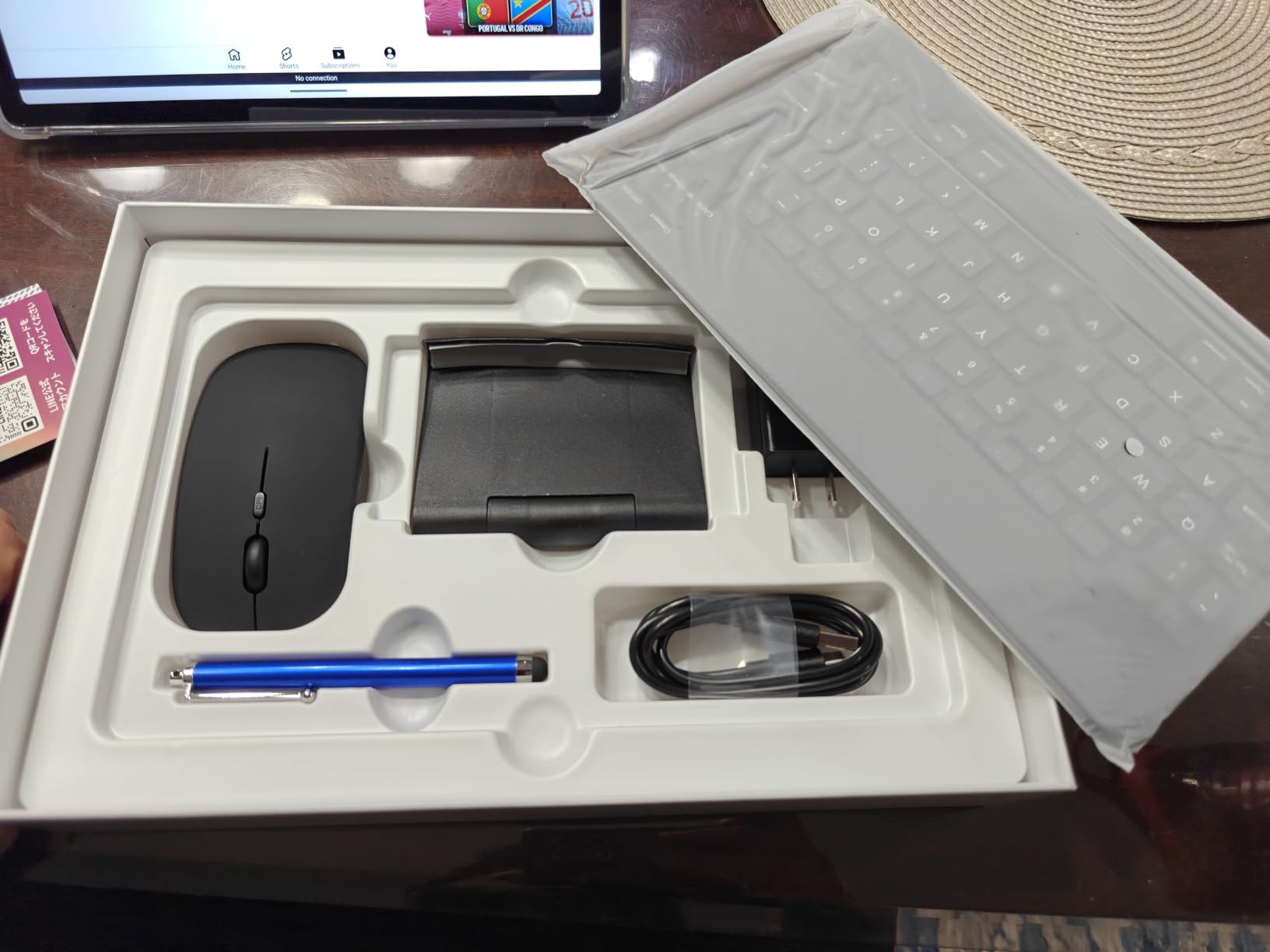 Tablet, 11 Inch Android 16 Tablets with Keyboard Gemini AI 3.5, 24GB+128GB customer photo 1