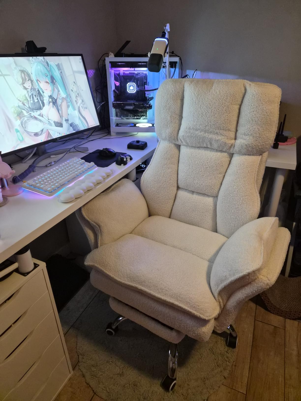Big and Tall Office Chair, Flip Armrests for Pets & Cross Legged Sitting customer photo 2