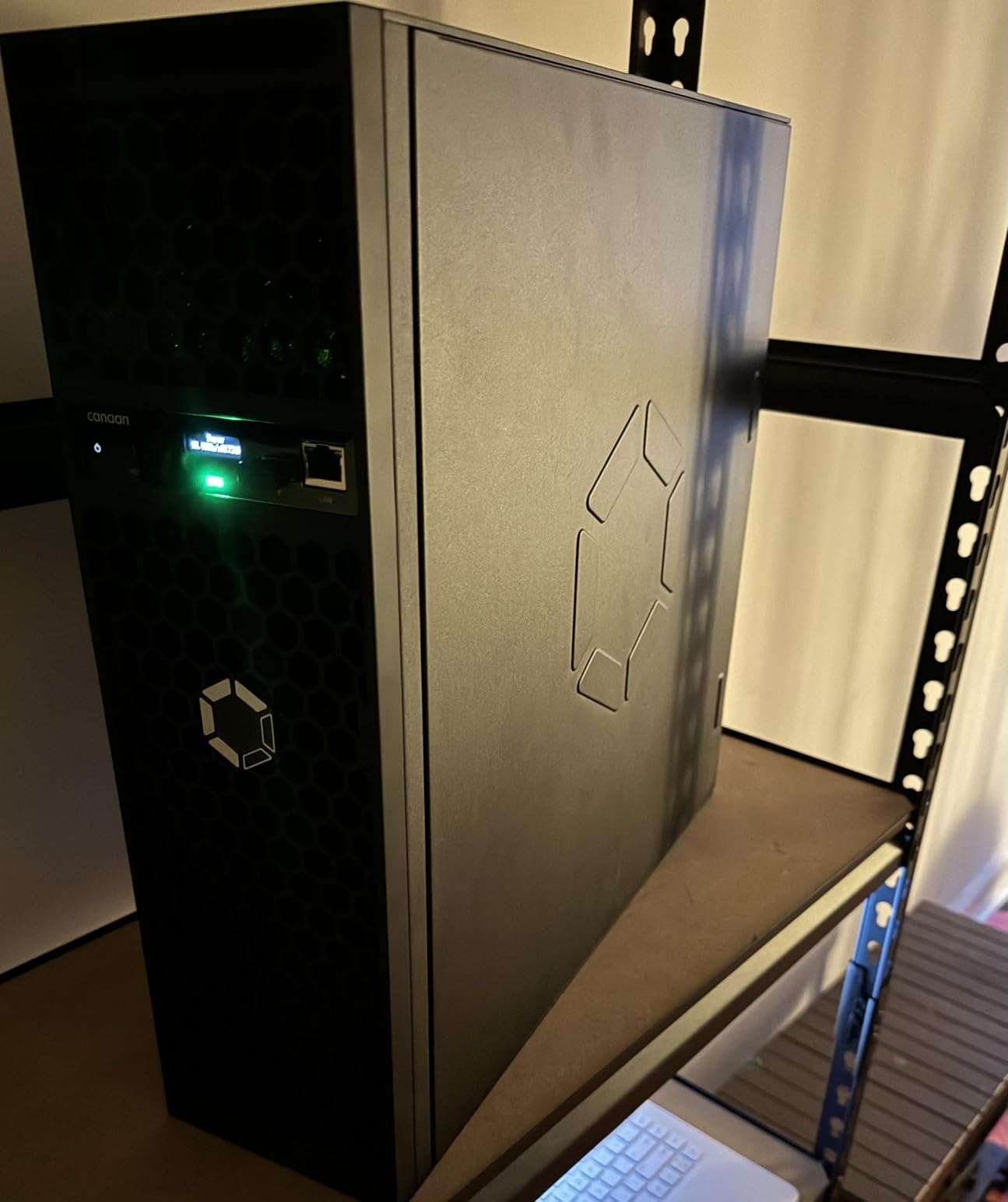 Avalon Q 90TH/s Bitcoin Miner by New Canaan - 18.6J/TH 1674W ASIC Miner, Ultra-Quiet Home Mining Crypto Machine, 110V-240V, Included Original US Power Cord in US Stock customer photo 2